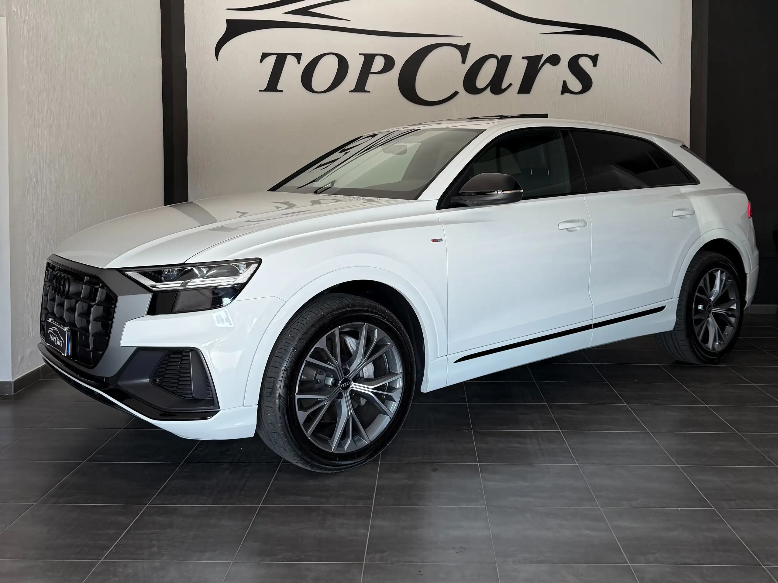 Audi - Q8