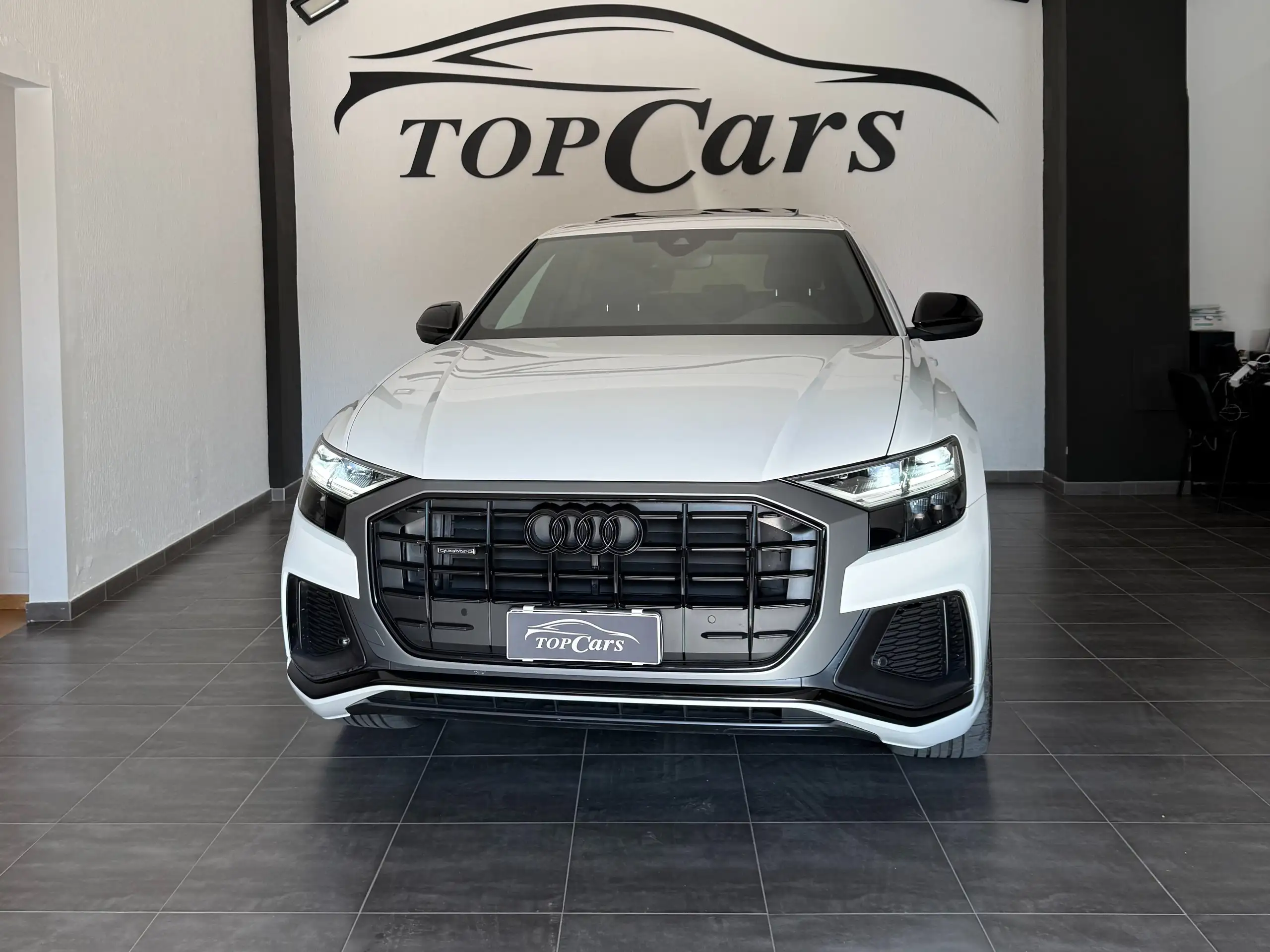 Audi - Q8