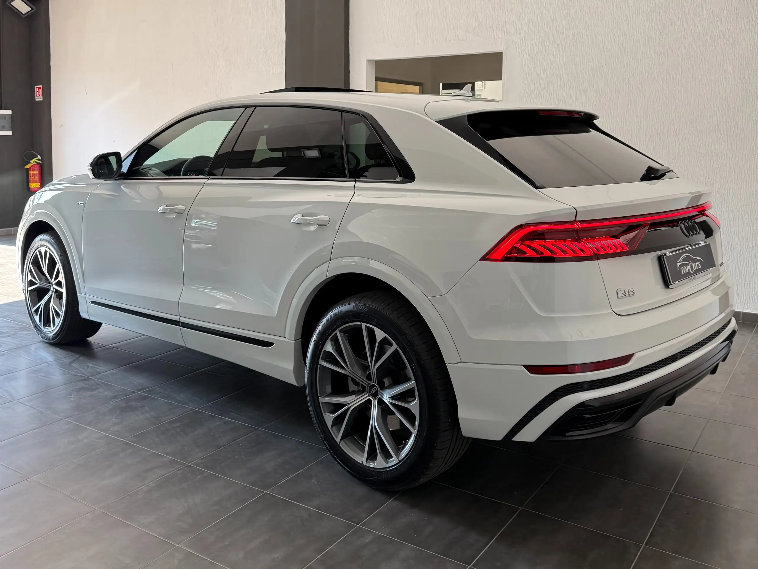 Audi - Q8