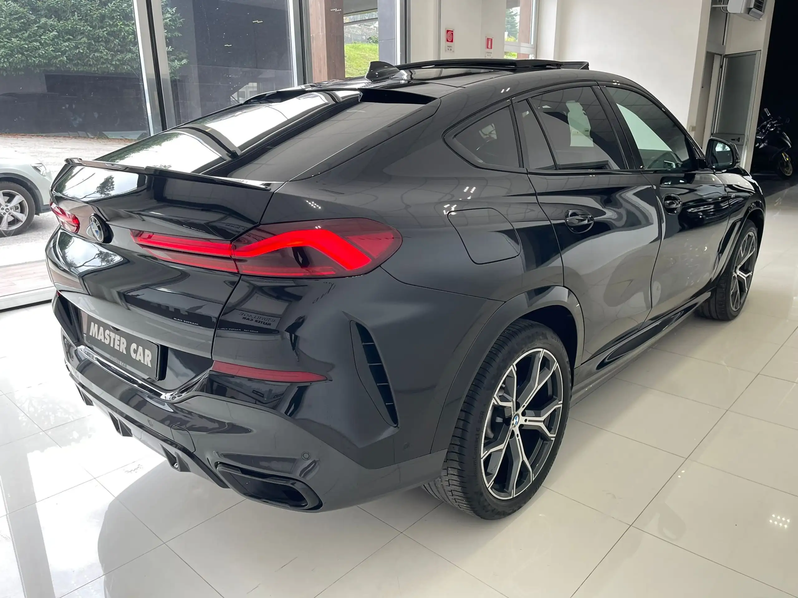 BMW - X6