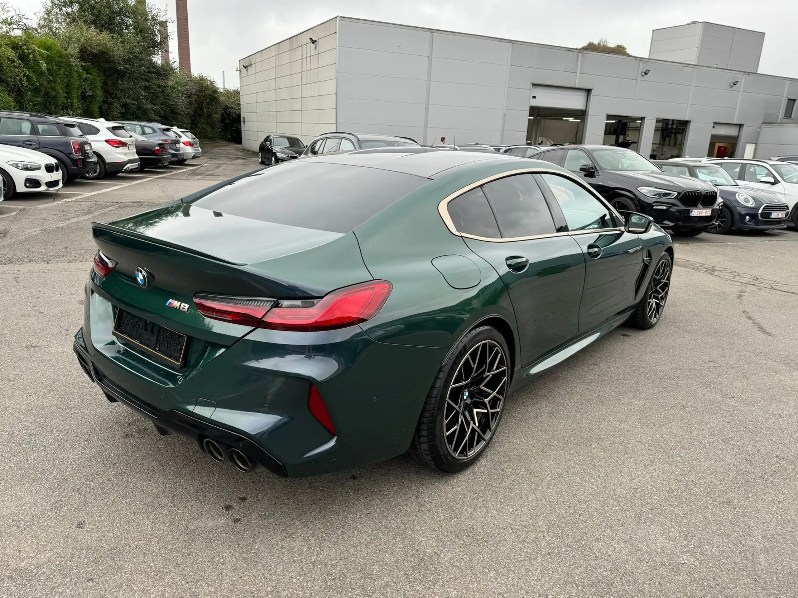 BMW - M8