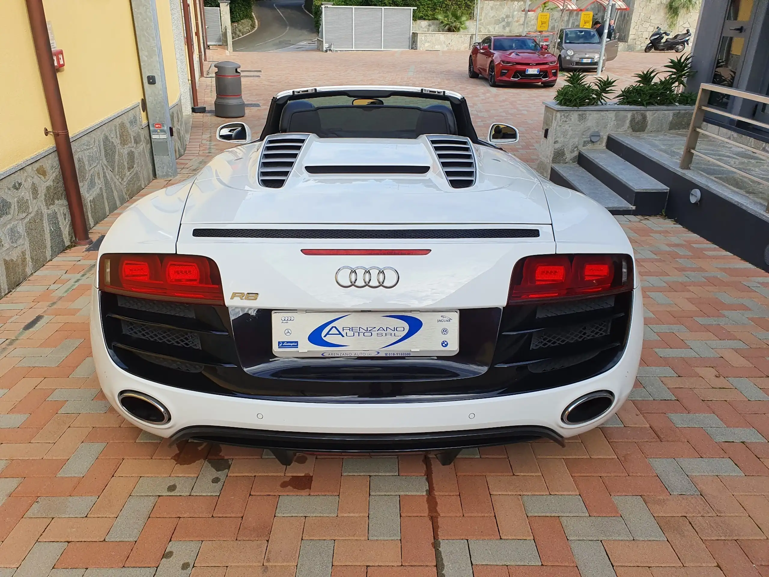 Audi - R8