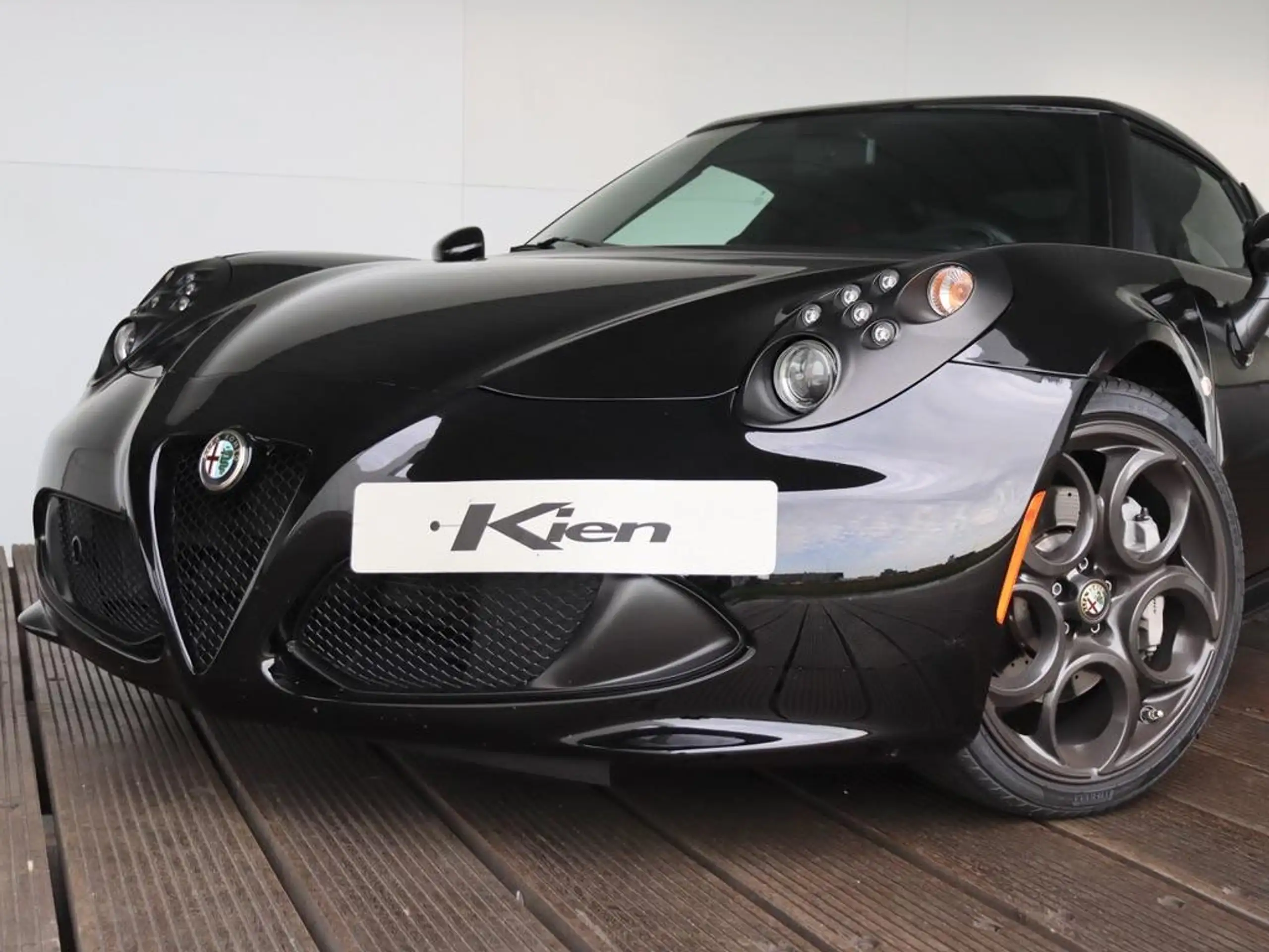 Alfa Romeo - 4C