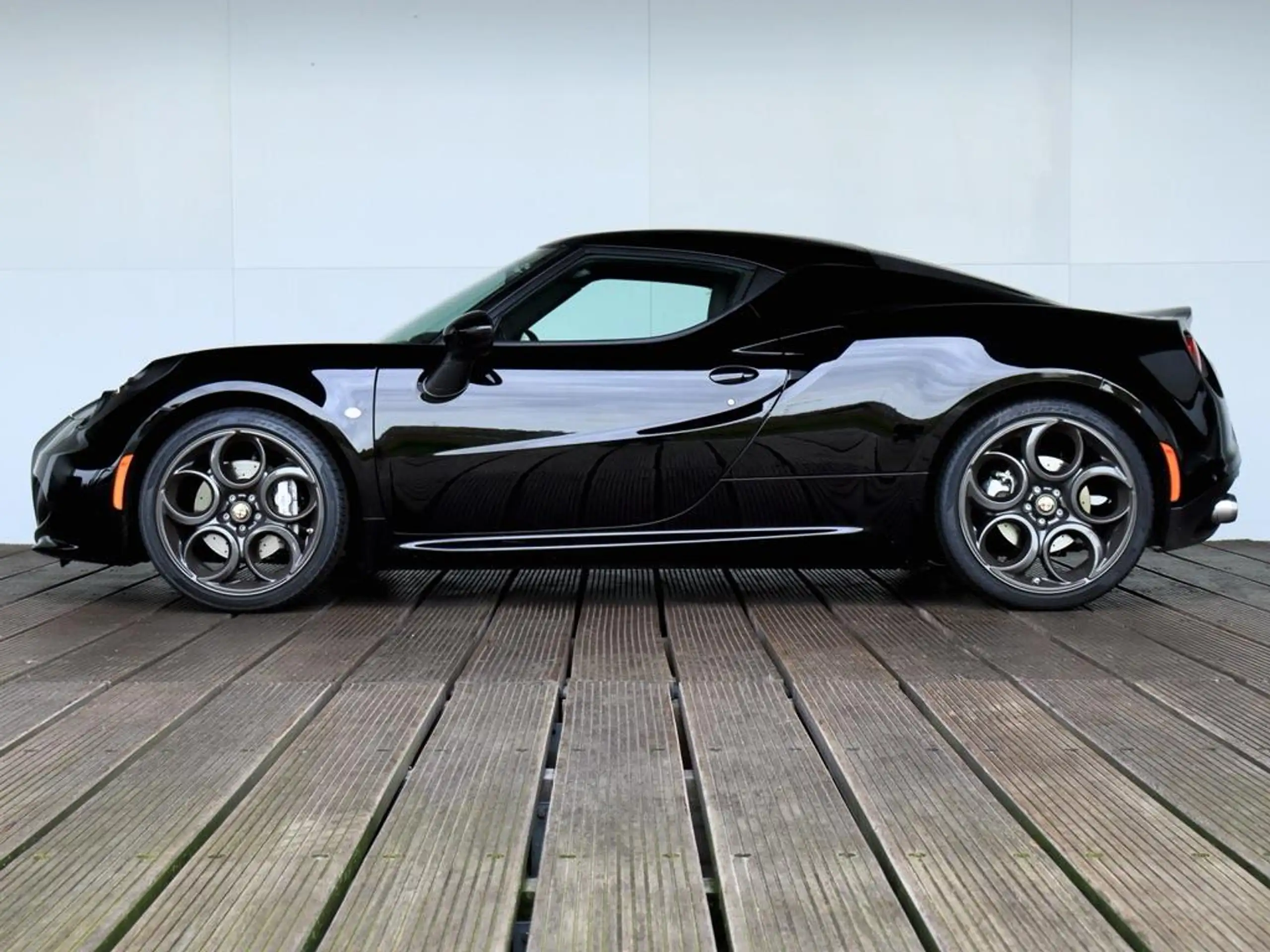 Alfa Romeo - 4C