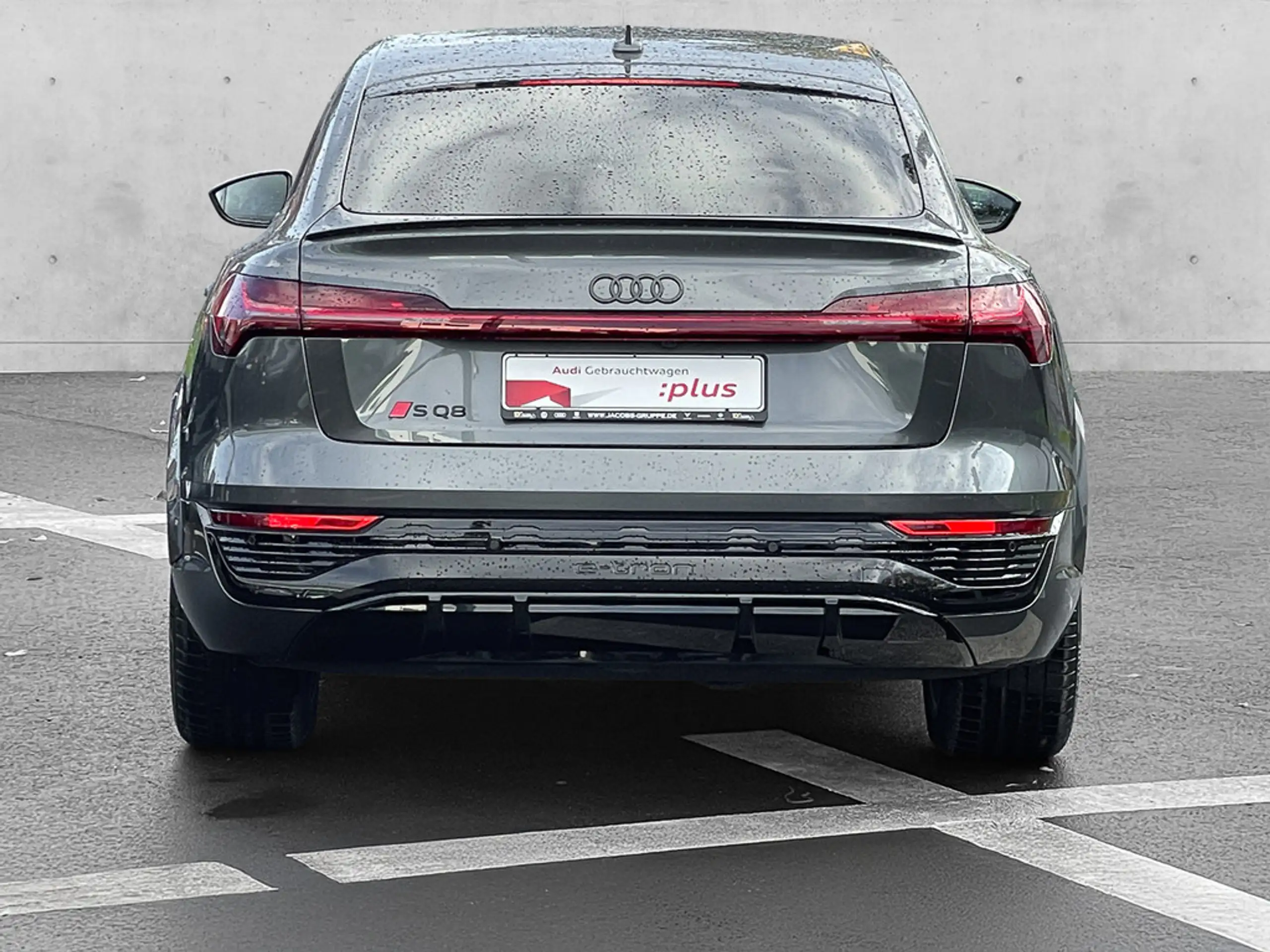 Audi - SQ8