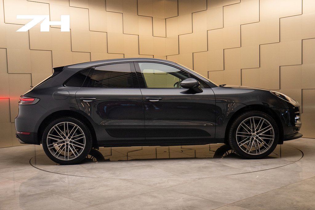 Porsche - Macan