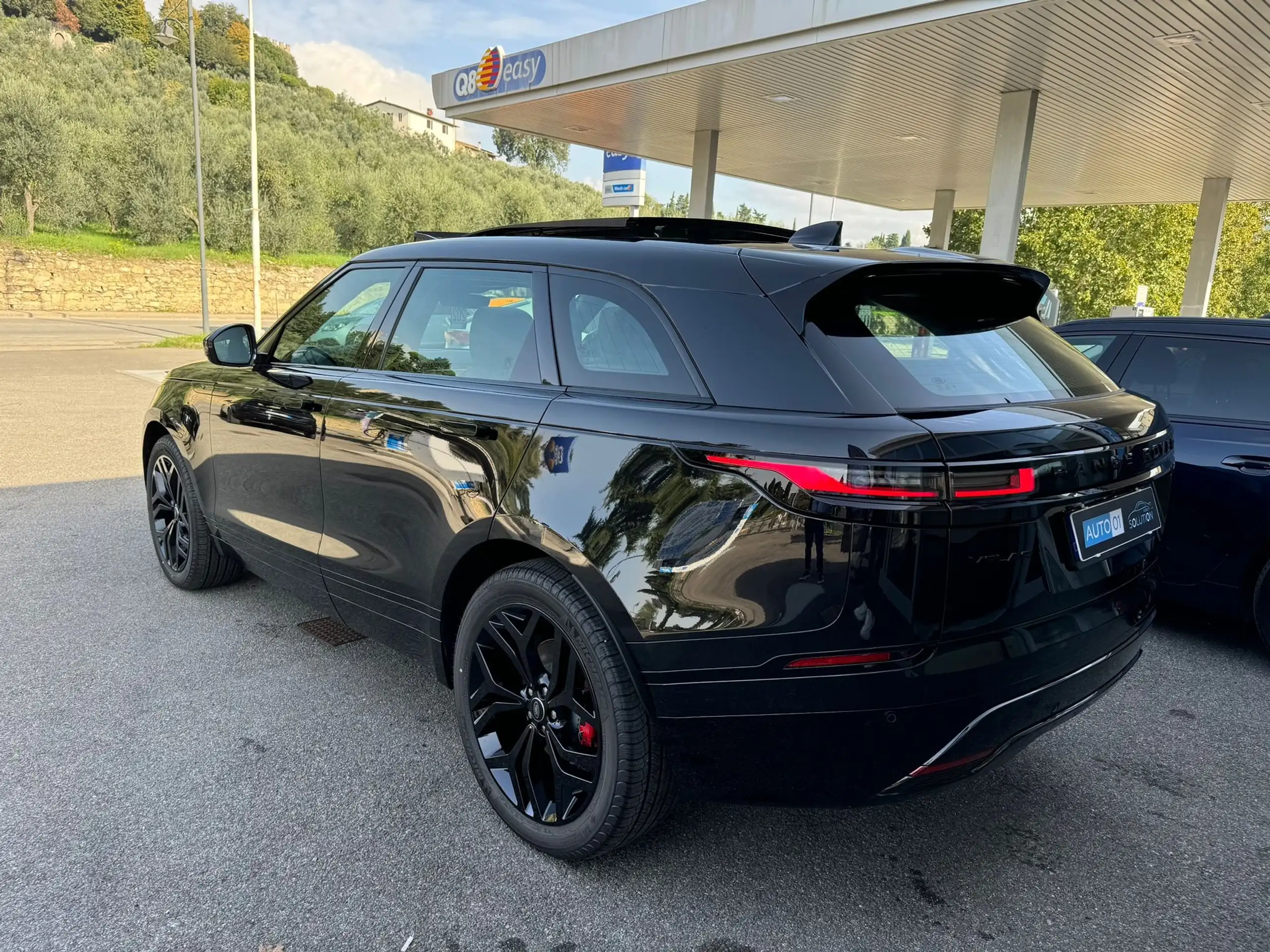 Land Rover - Range Rover Velar