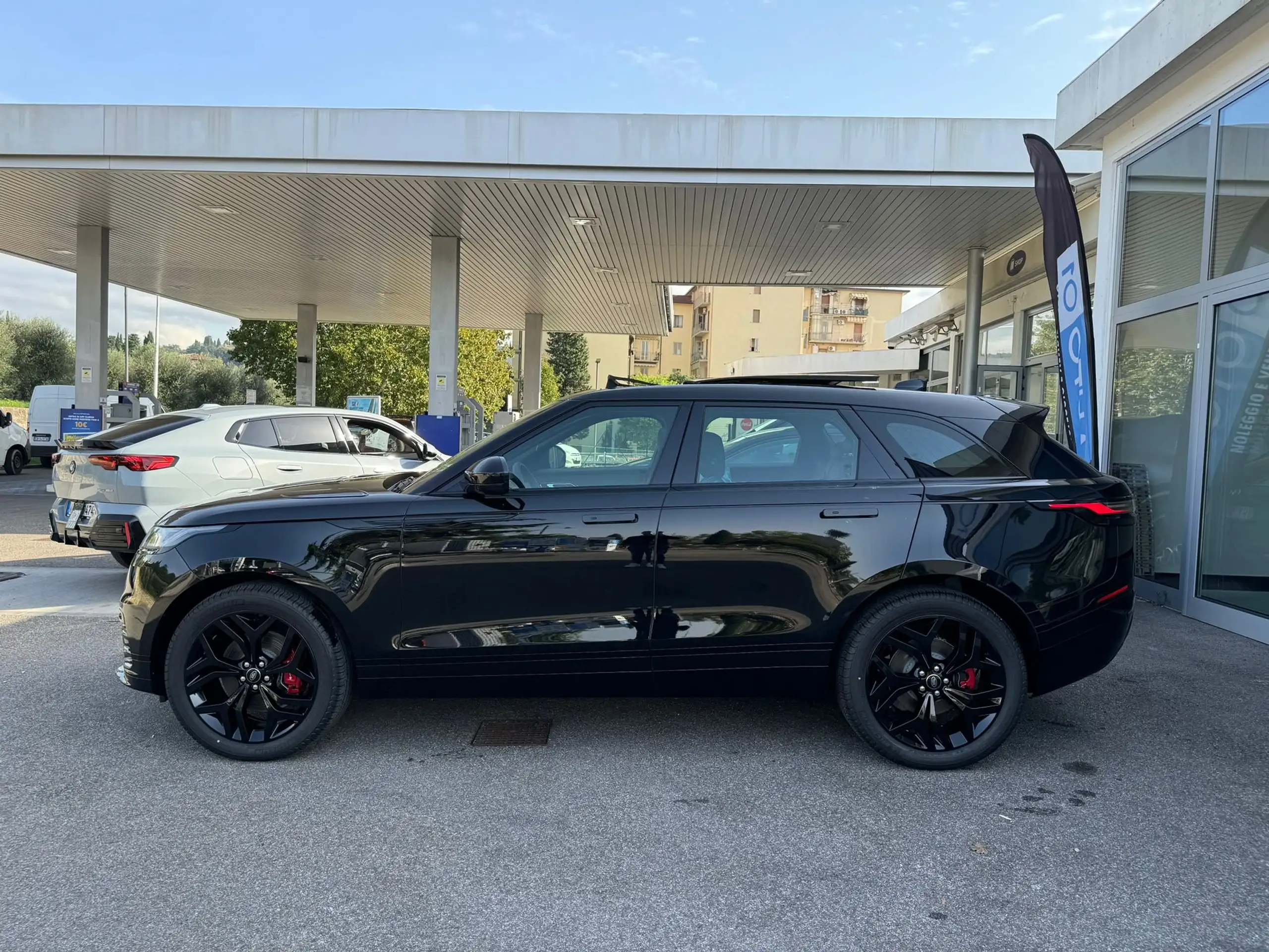 Land Rover - Range Rover Velar