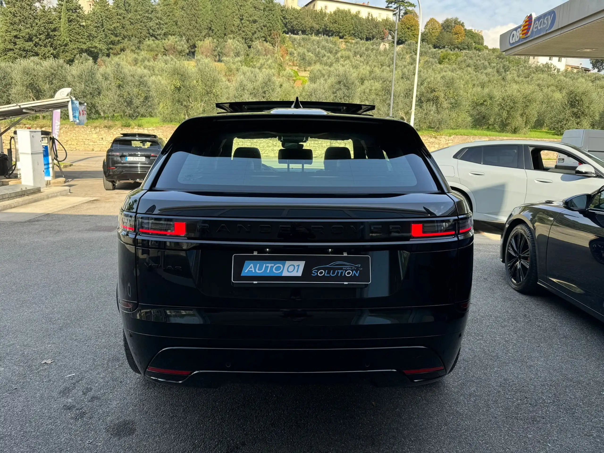 Land Rover - Range Rover Velar