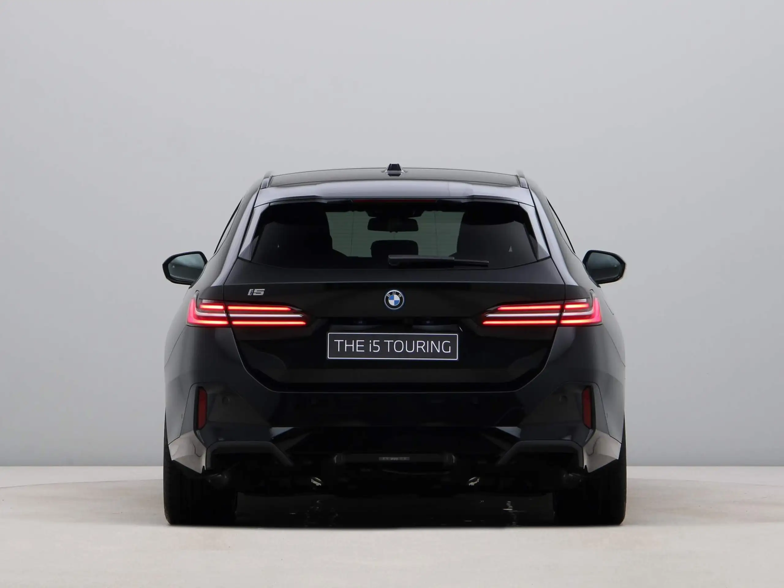 BMW - i5