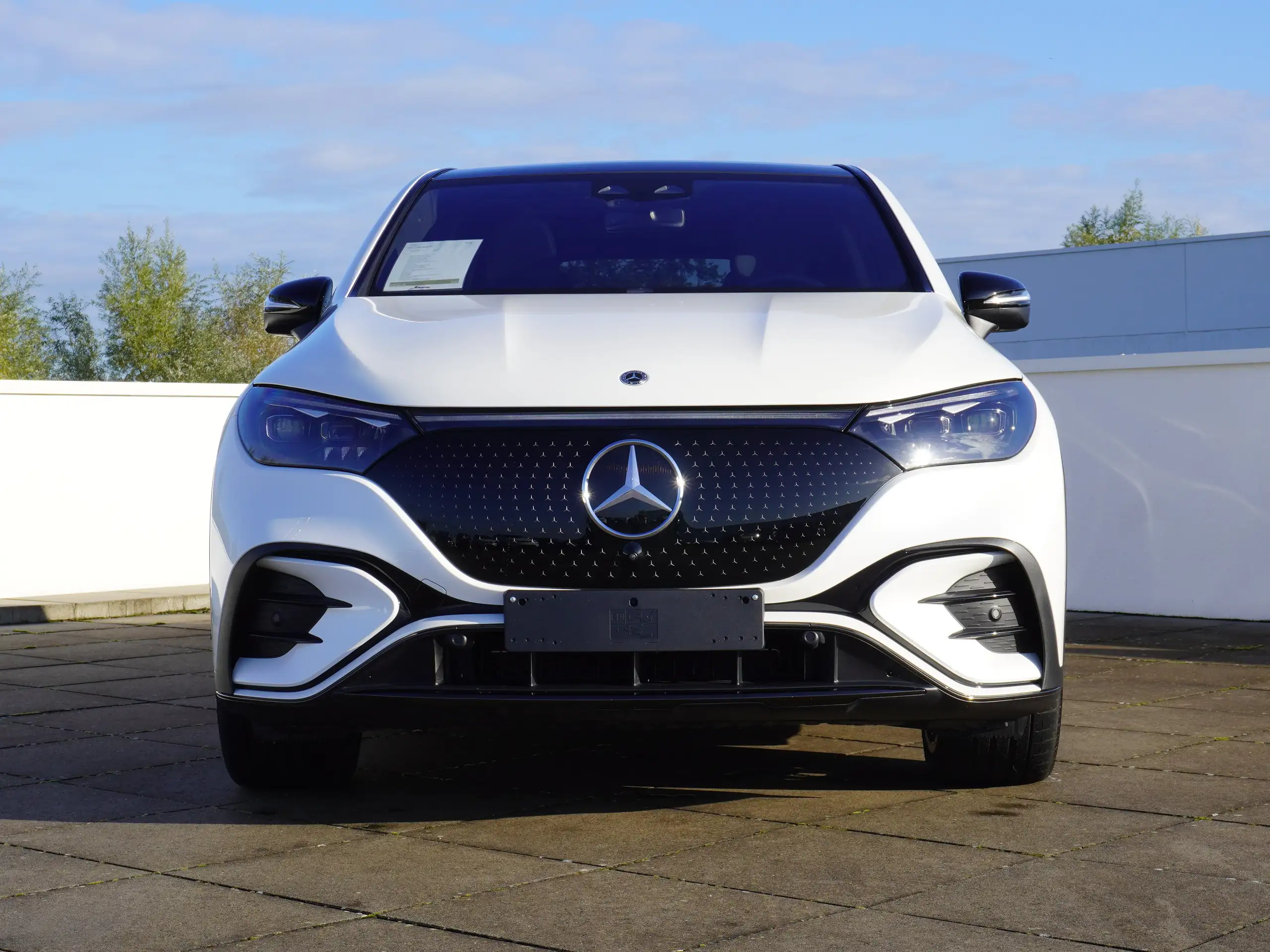 Mercedes-Benz - EQE SUV