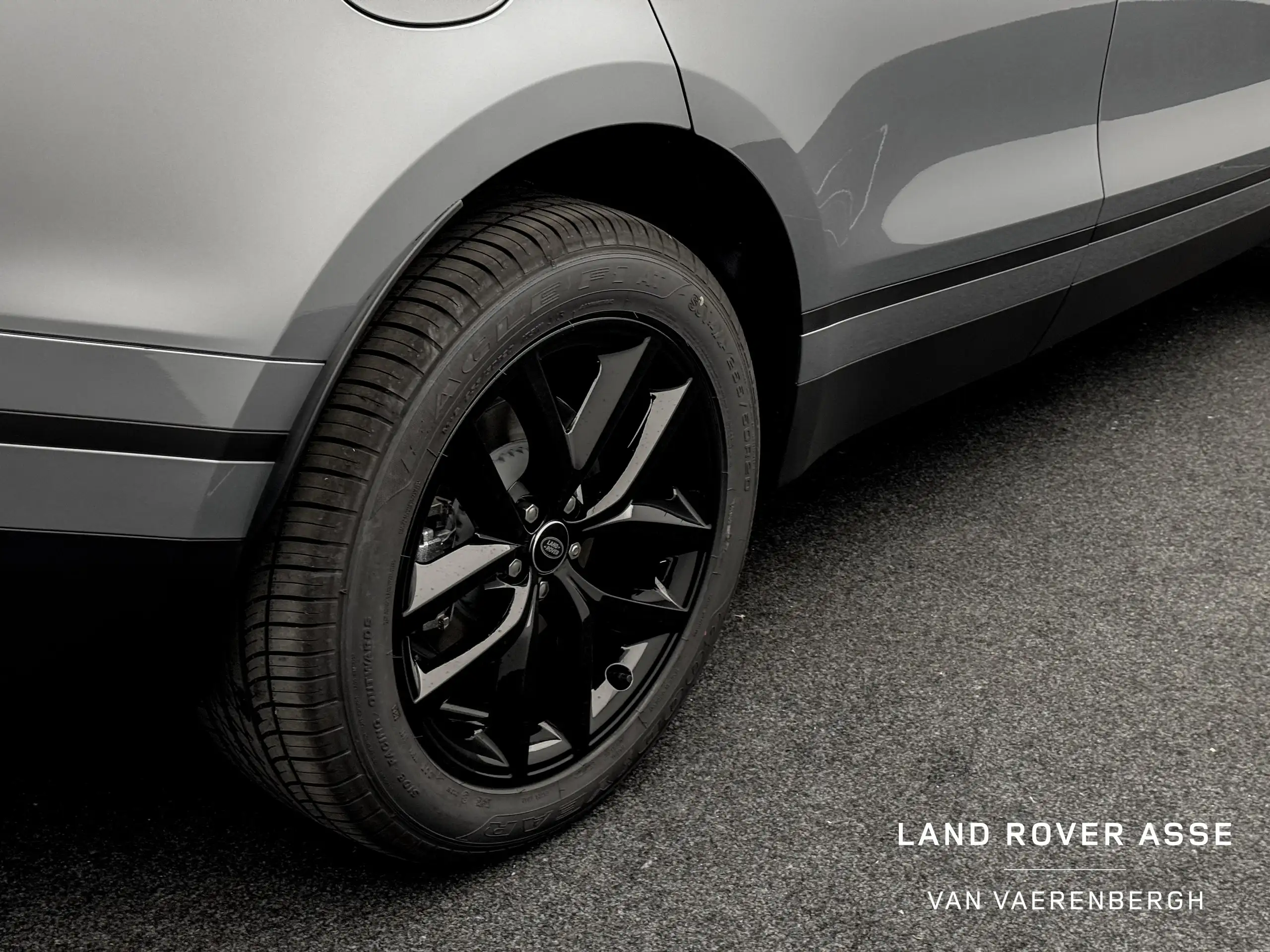 Land Rover - Range Rover Velar