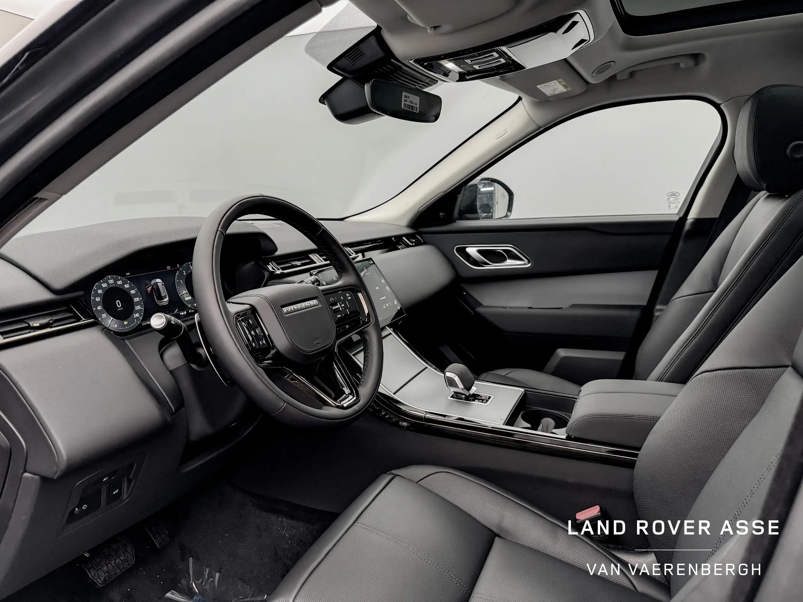 Land Rover - Range Rover Velar