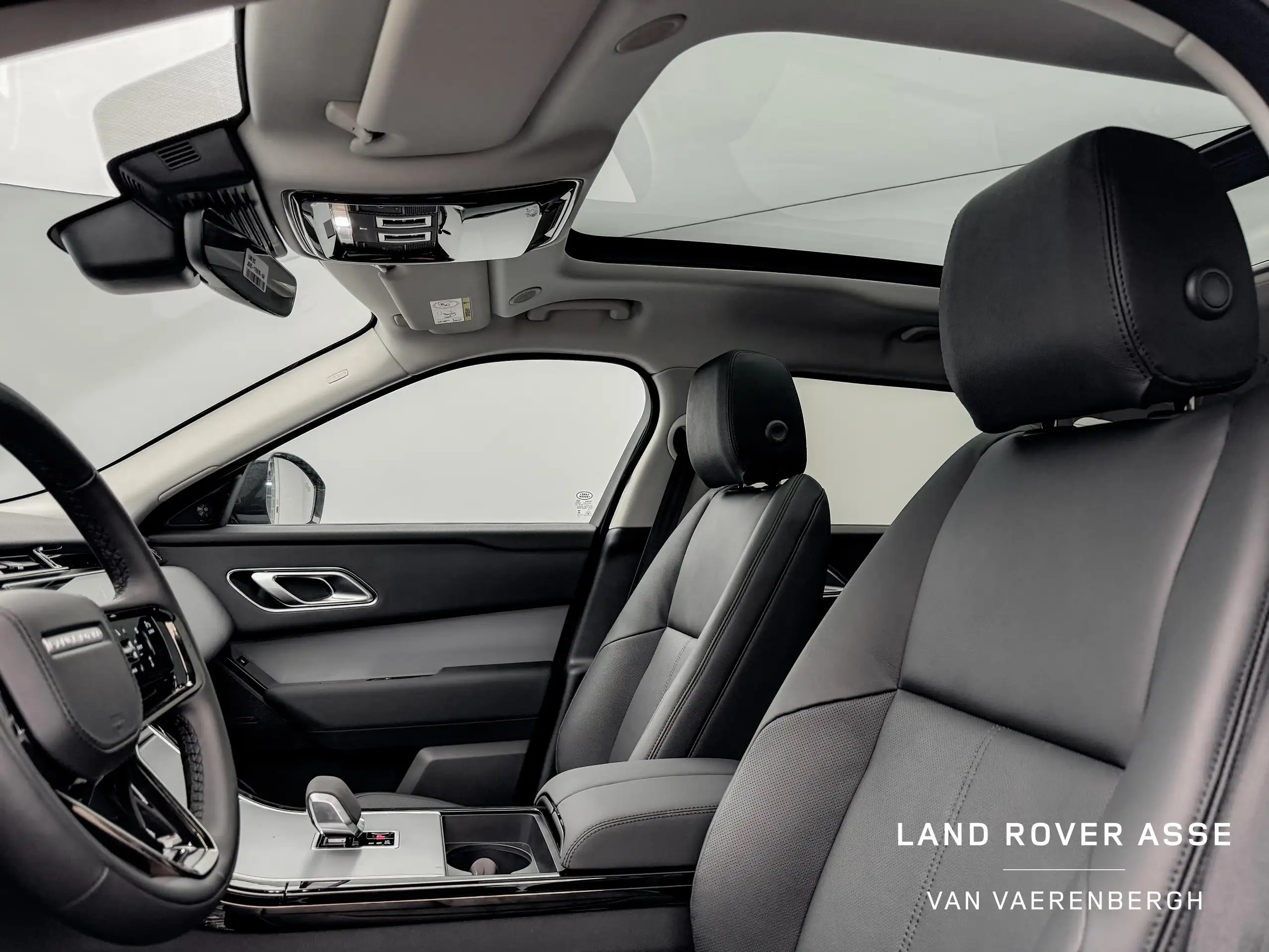 Land Rover - Range Rover Velar