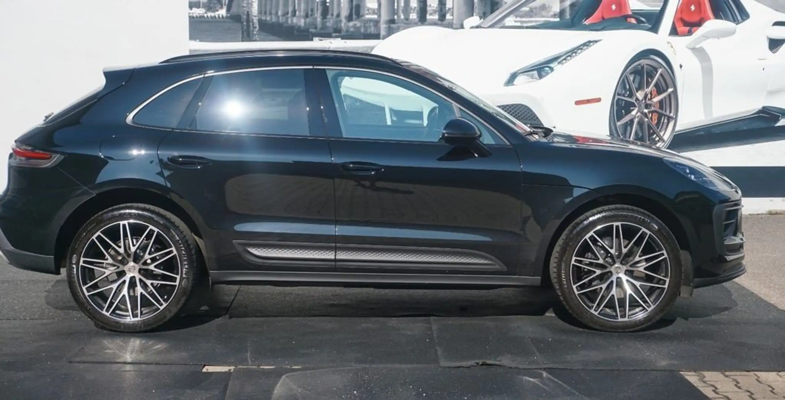 Porsche - Macan