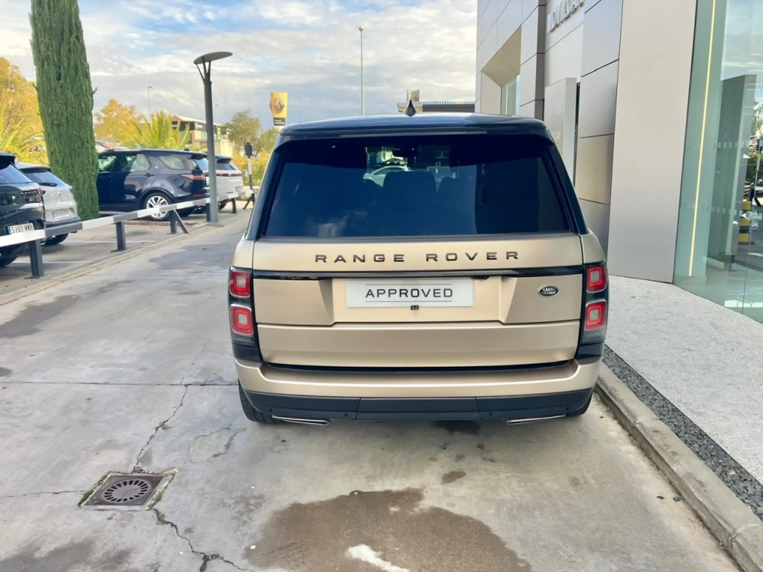 Land Rover - Range Rover