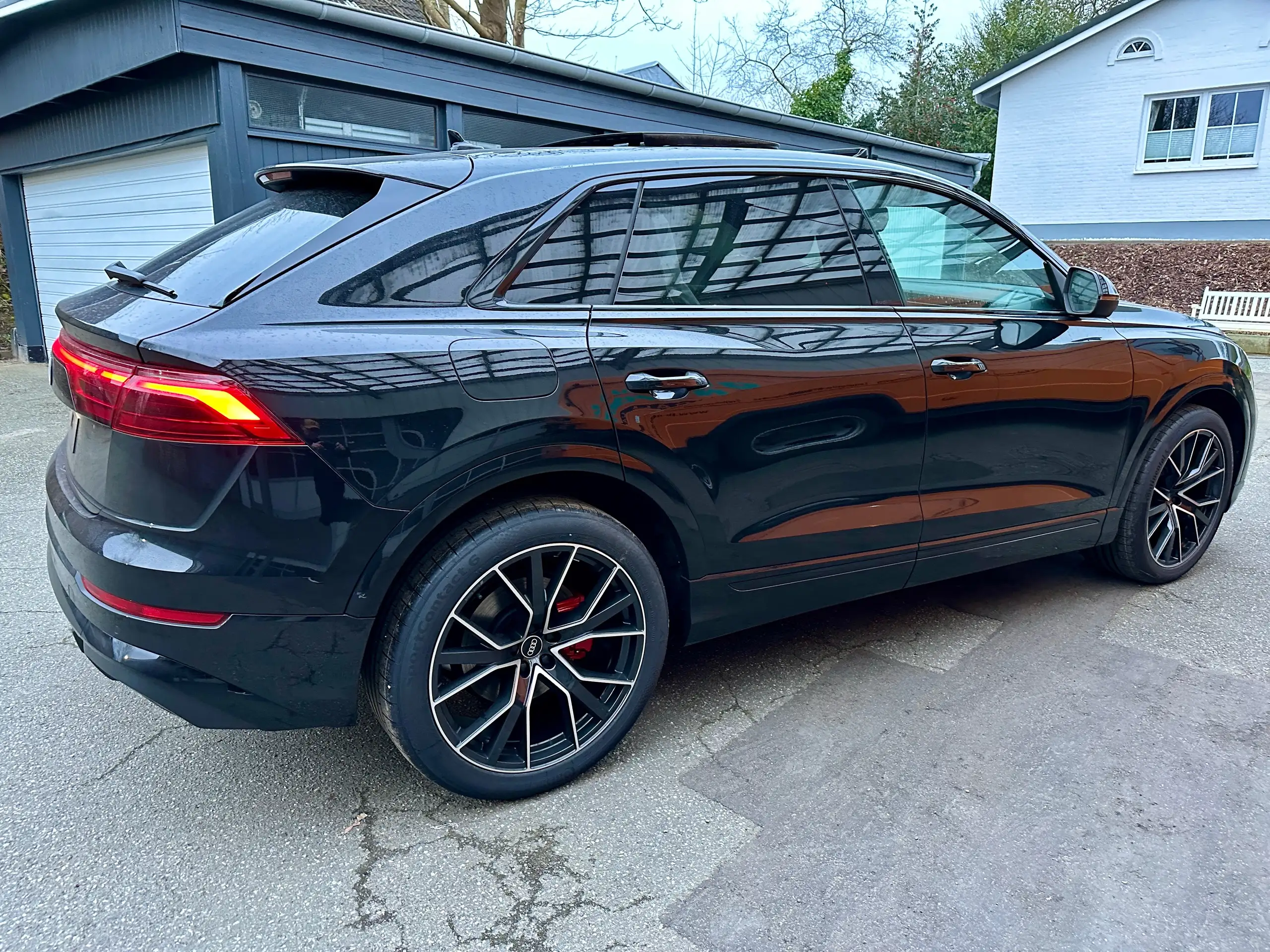 Audi - Q8