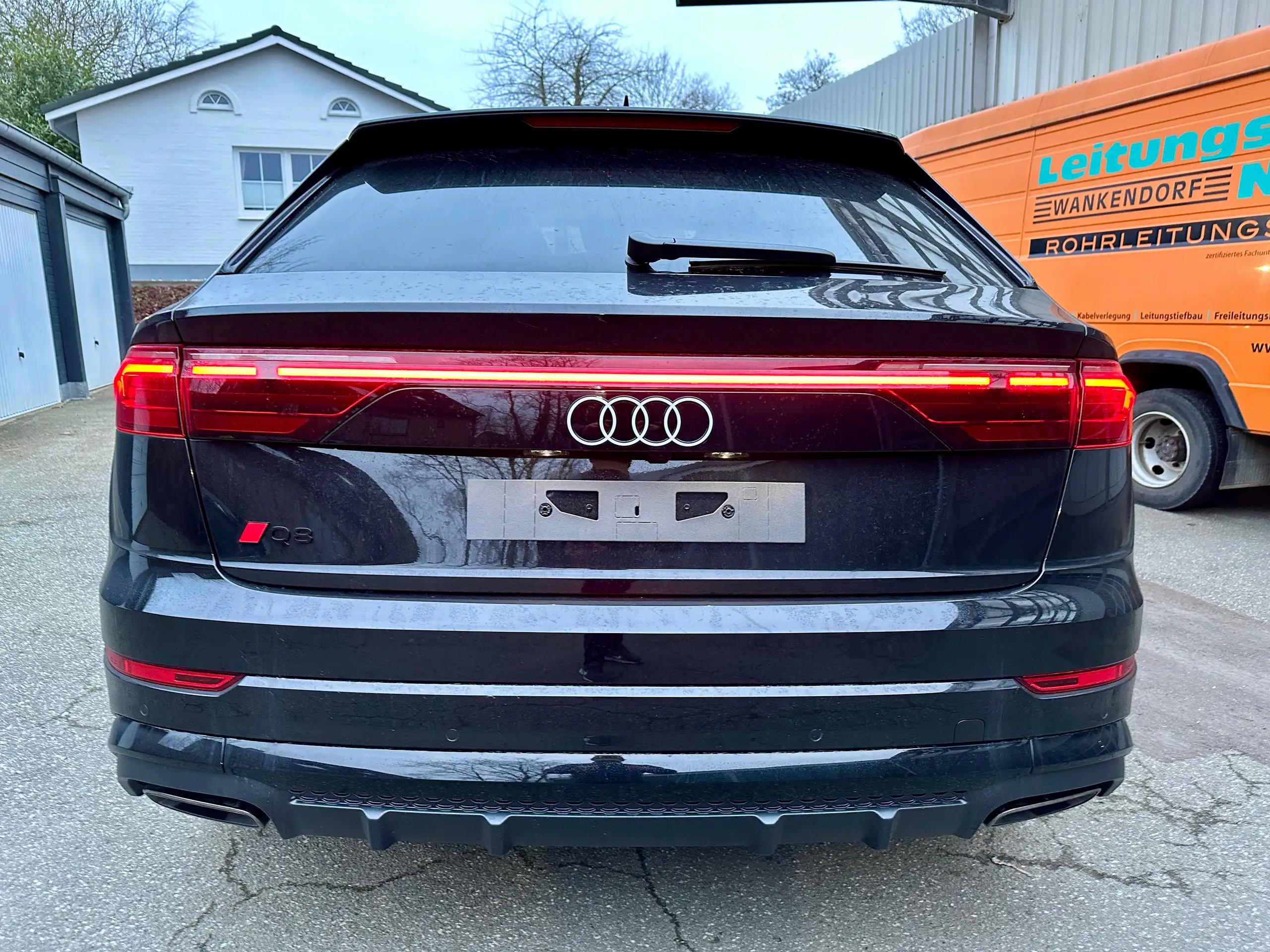 Audi - Q8