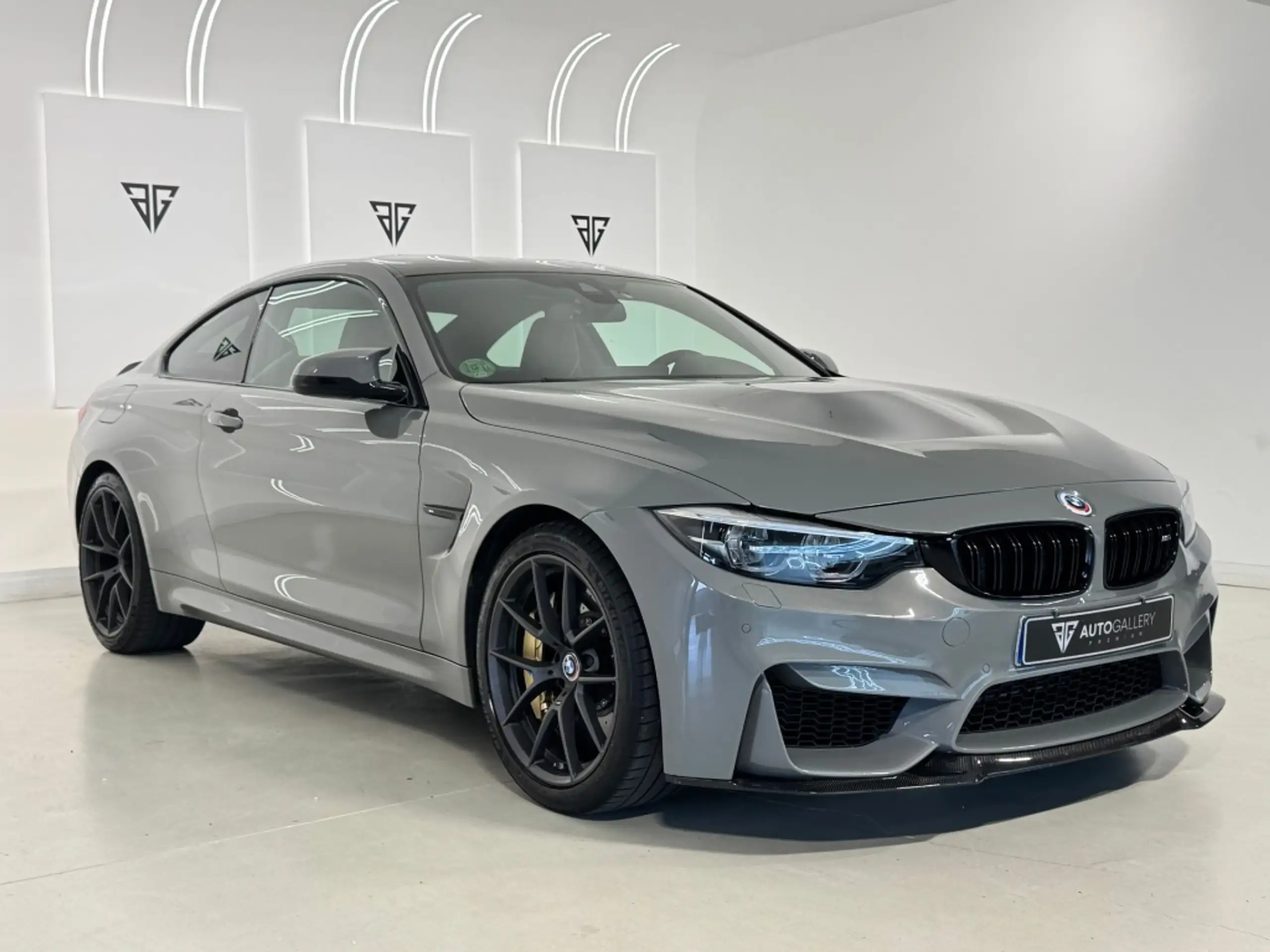 BMW - M4