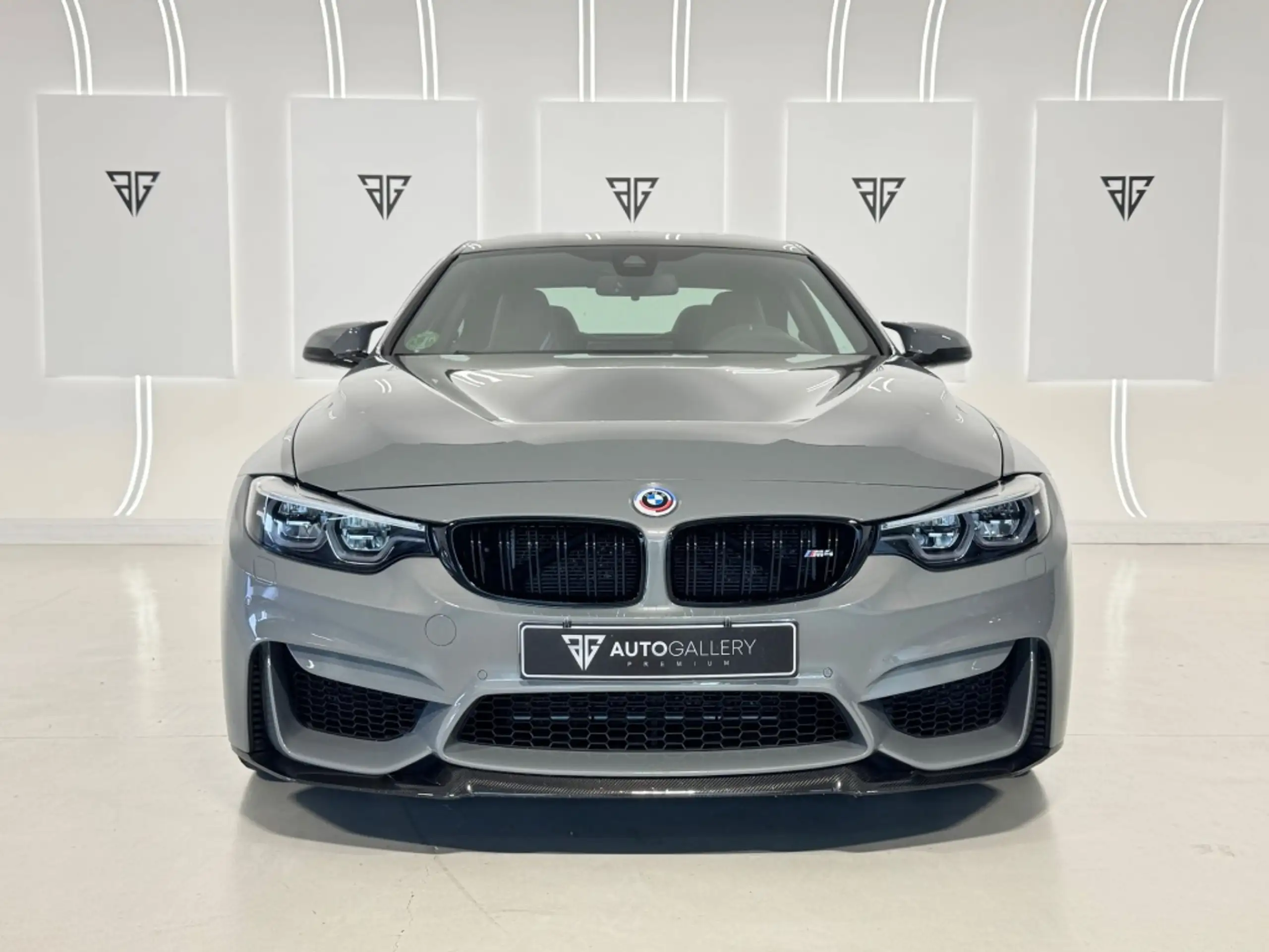 BMW - M4