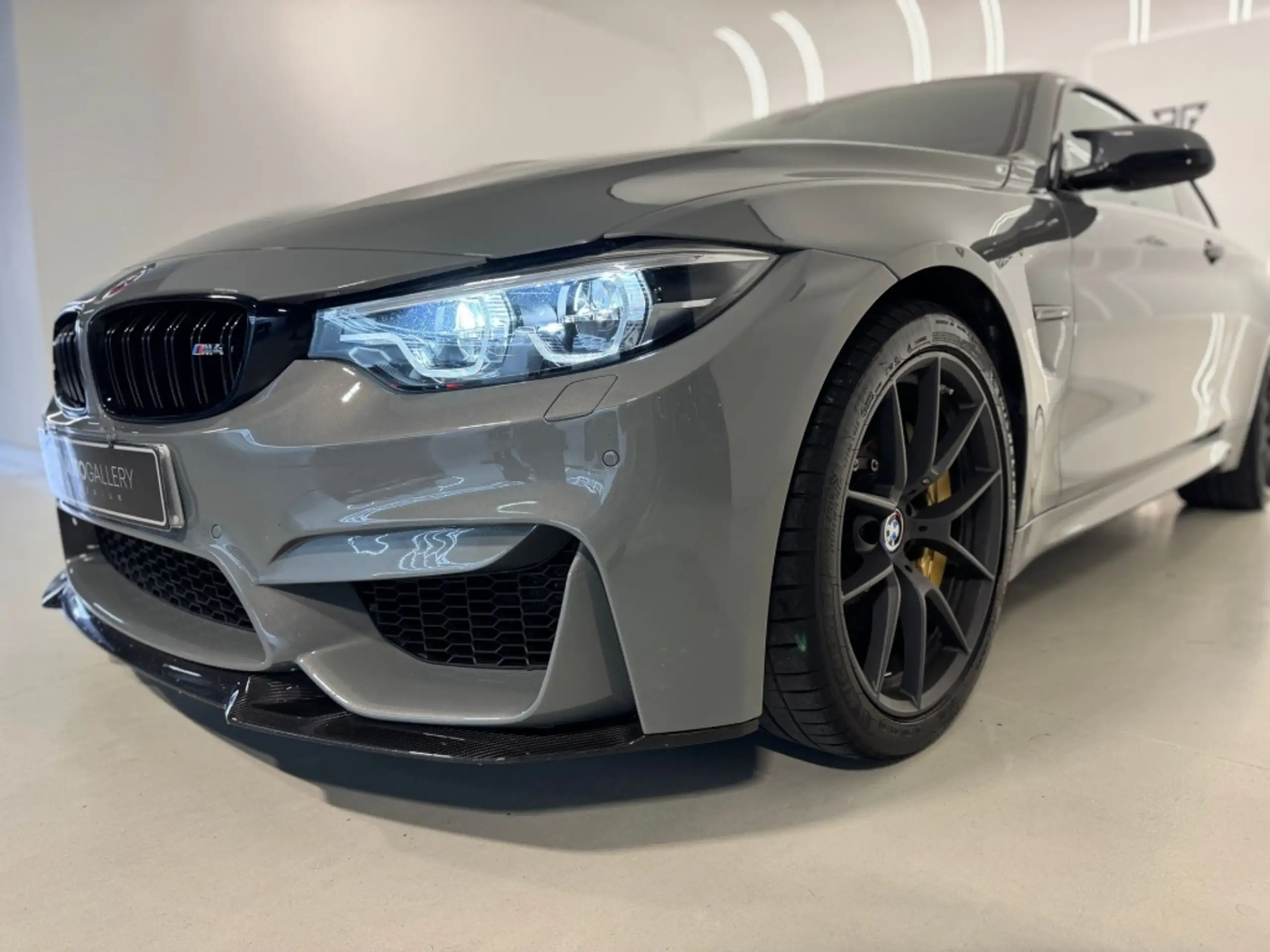 BMW - M4