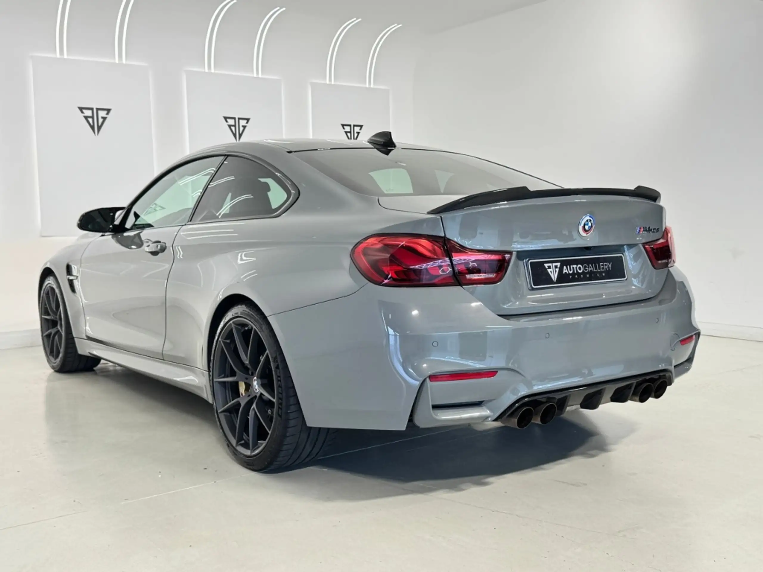 BMW - M4