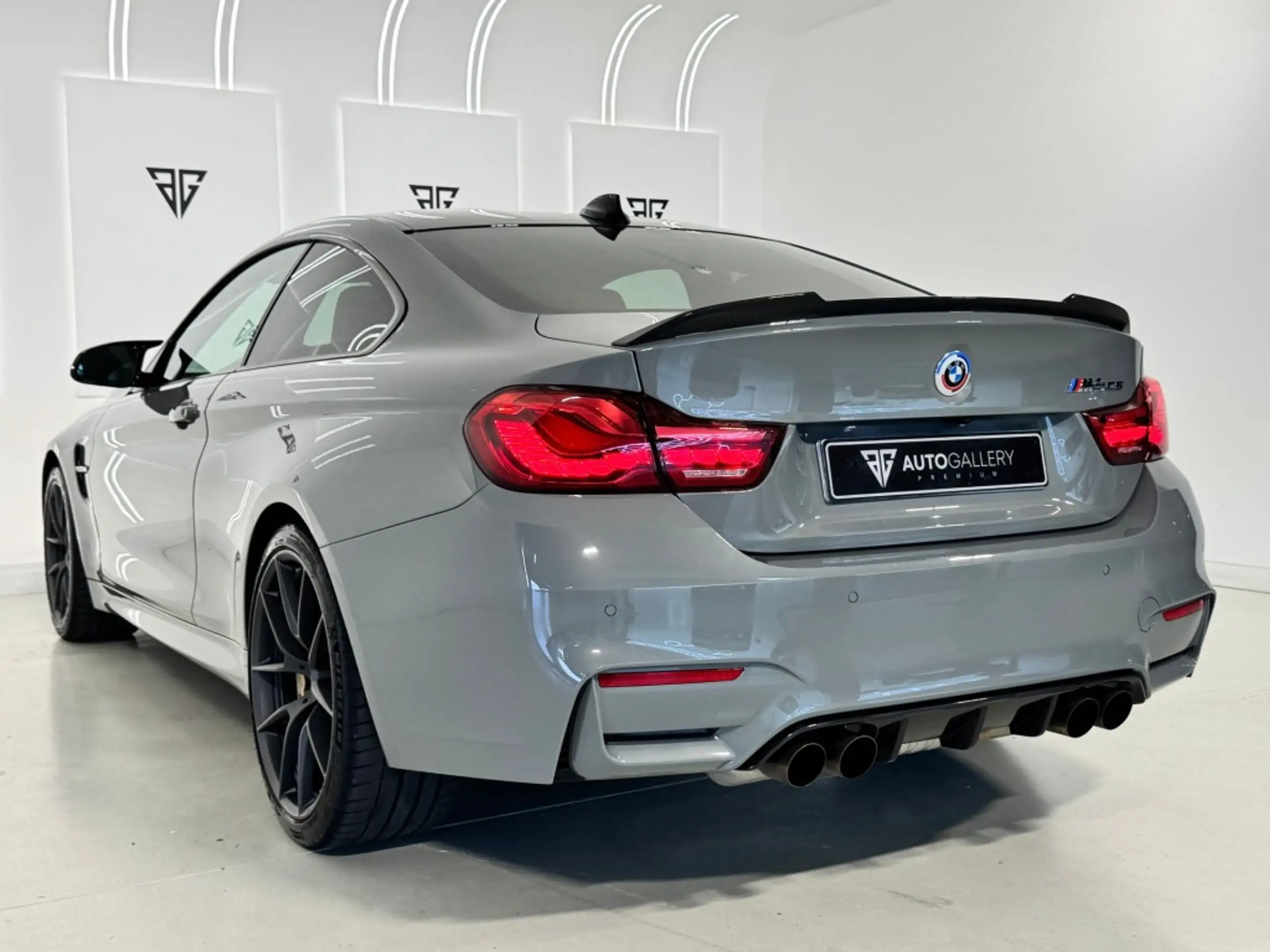 BMW - M4