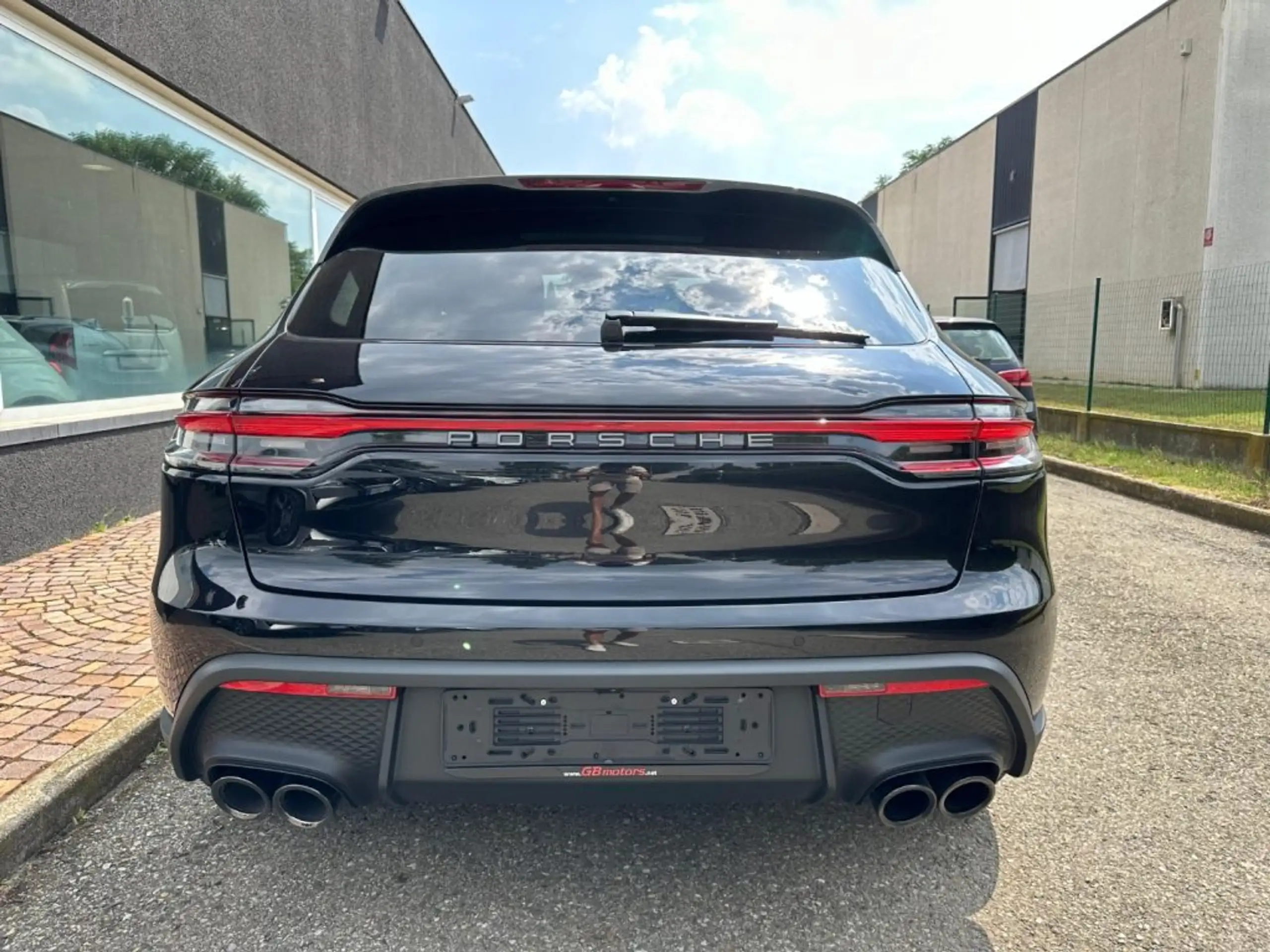 Porsche - Macan