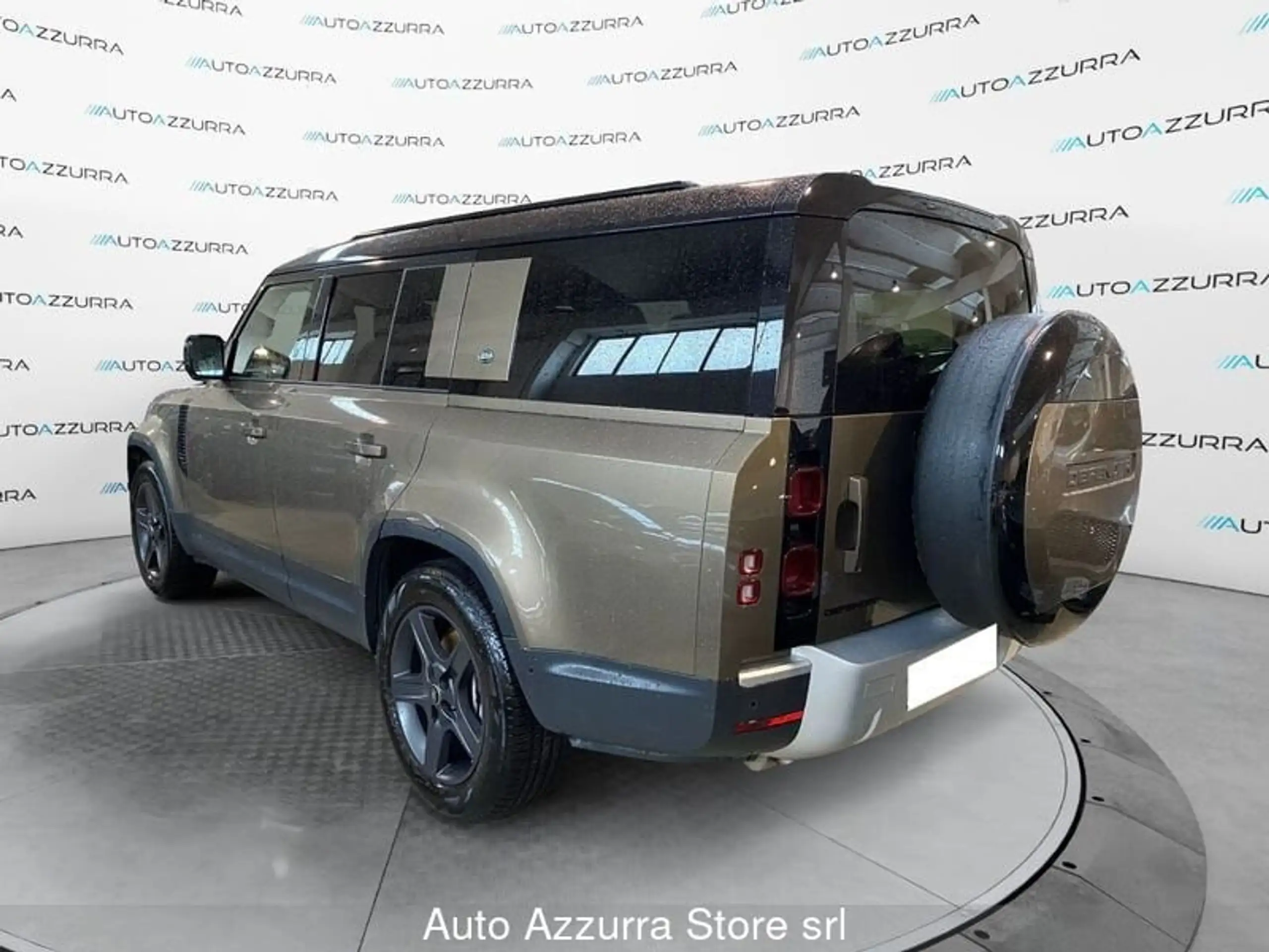 Land Rover Defender 2023