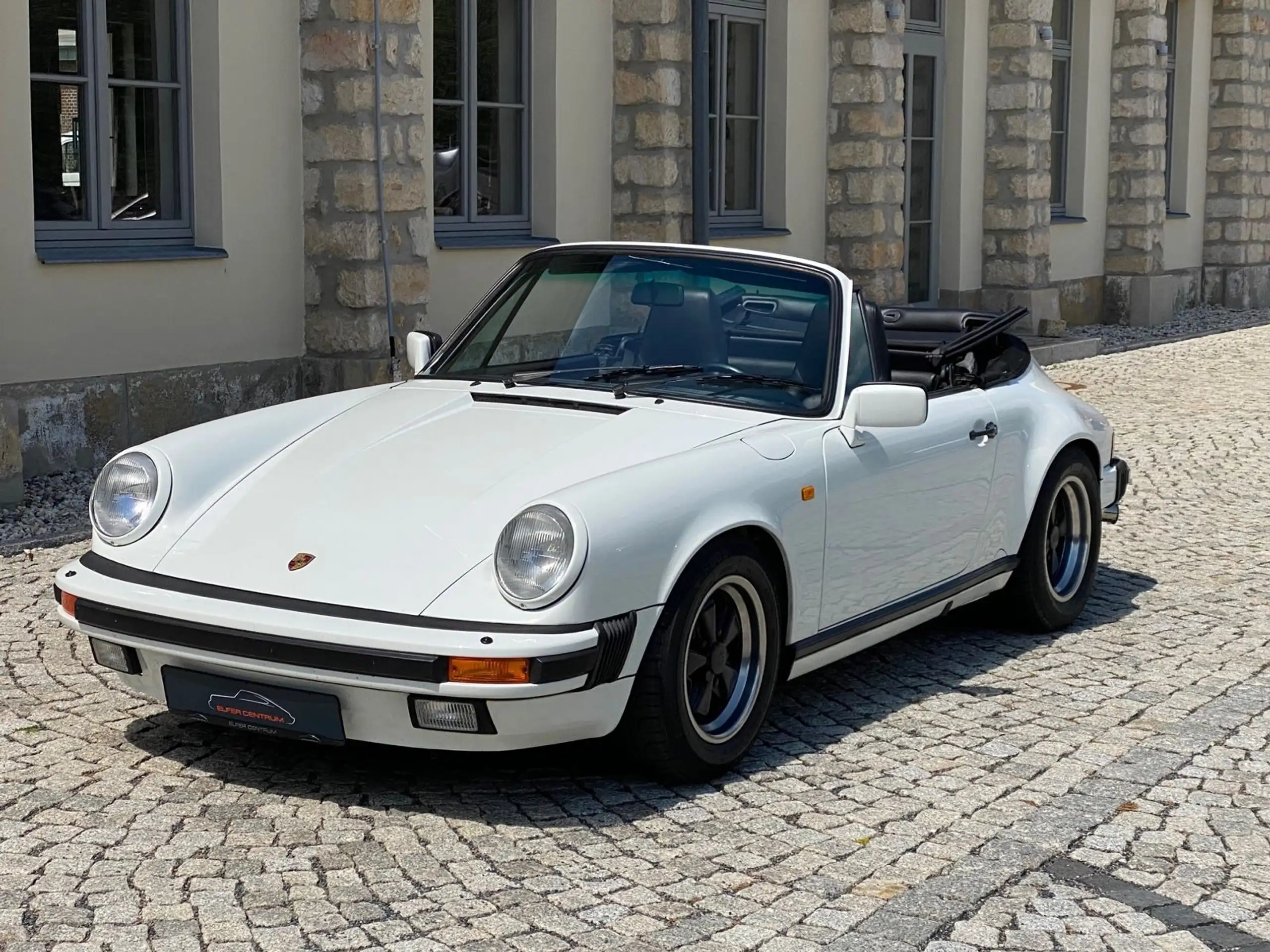 Porsche - 911