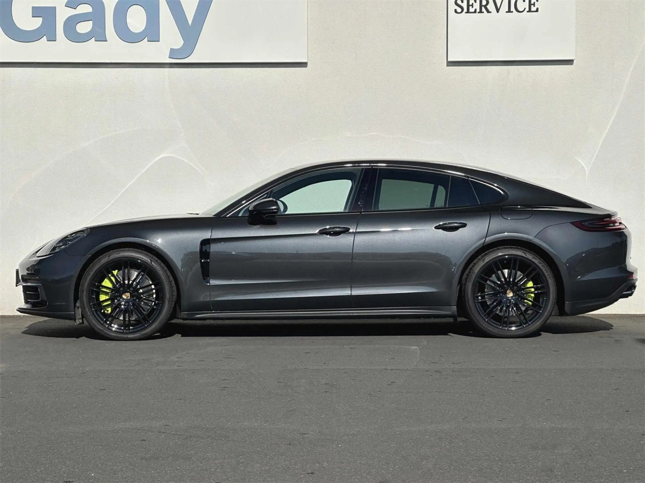 Porsche - Panamera