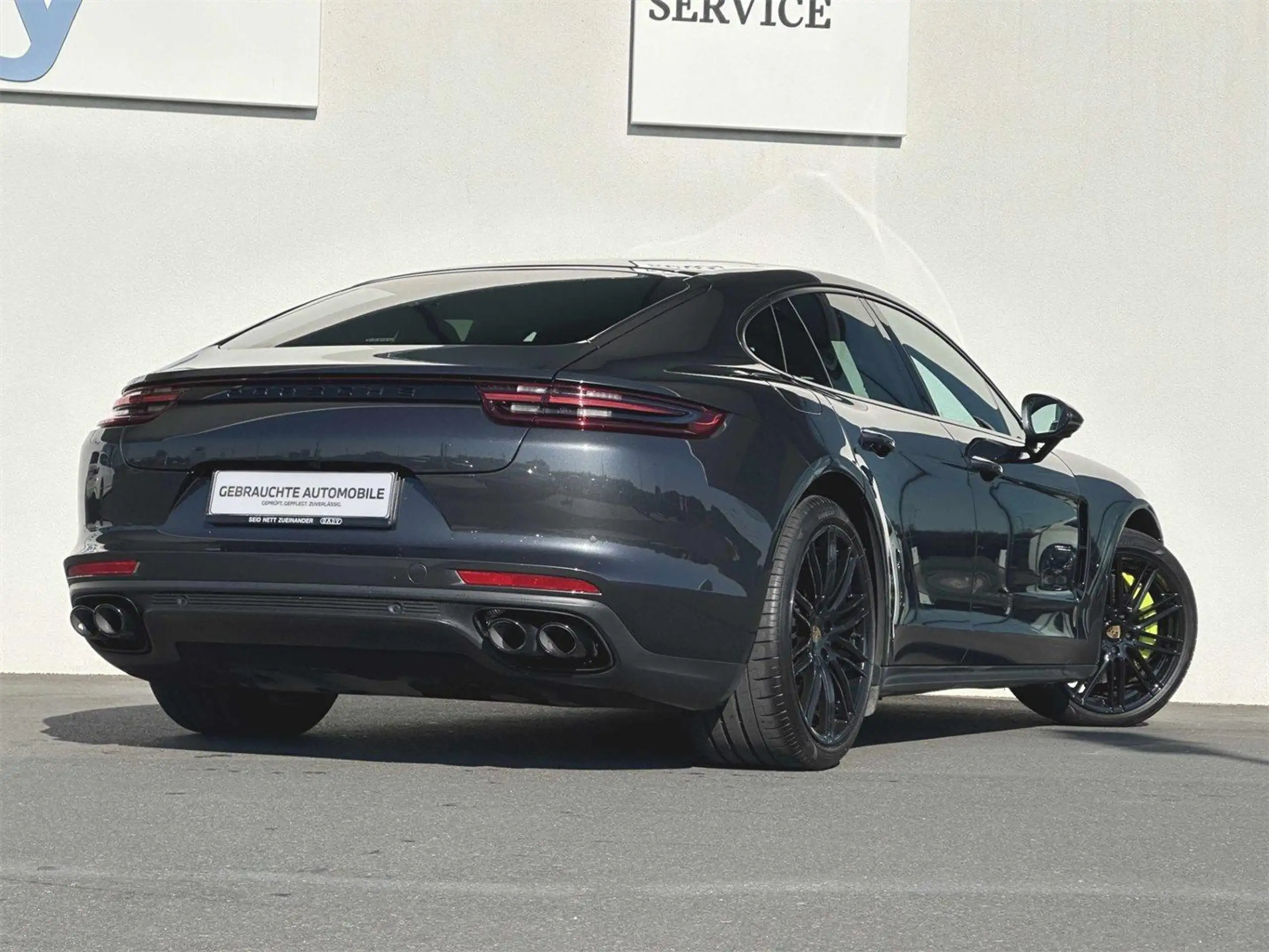 Porsche - Panamera