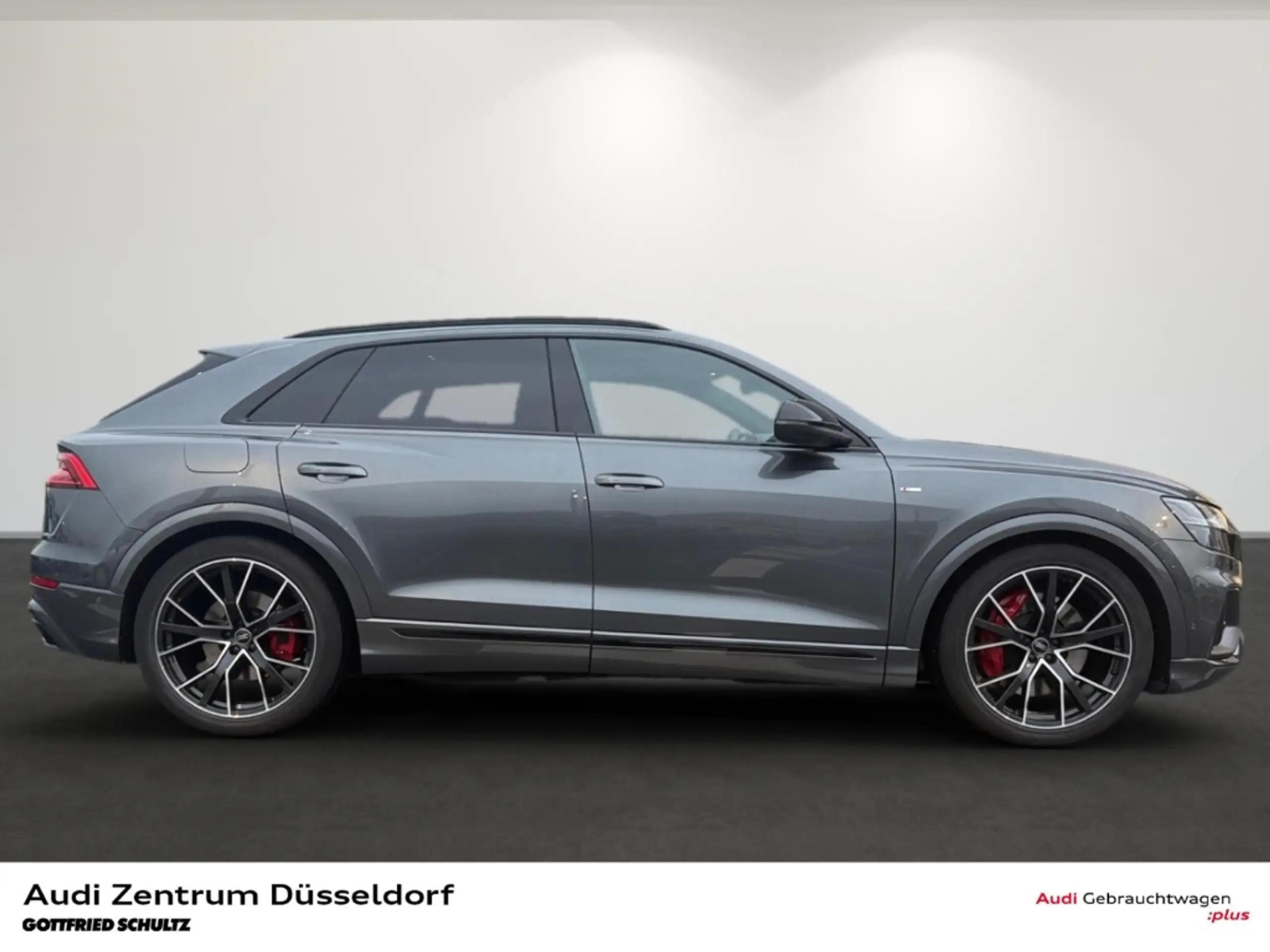 Audi - Q8