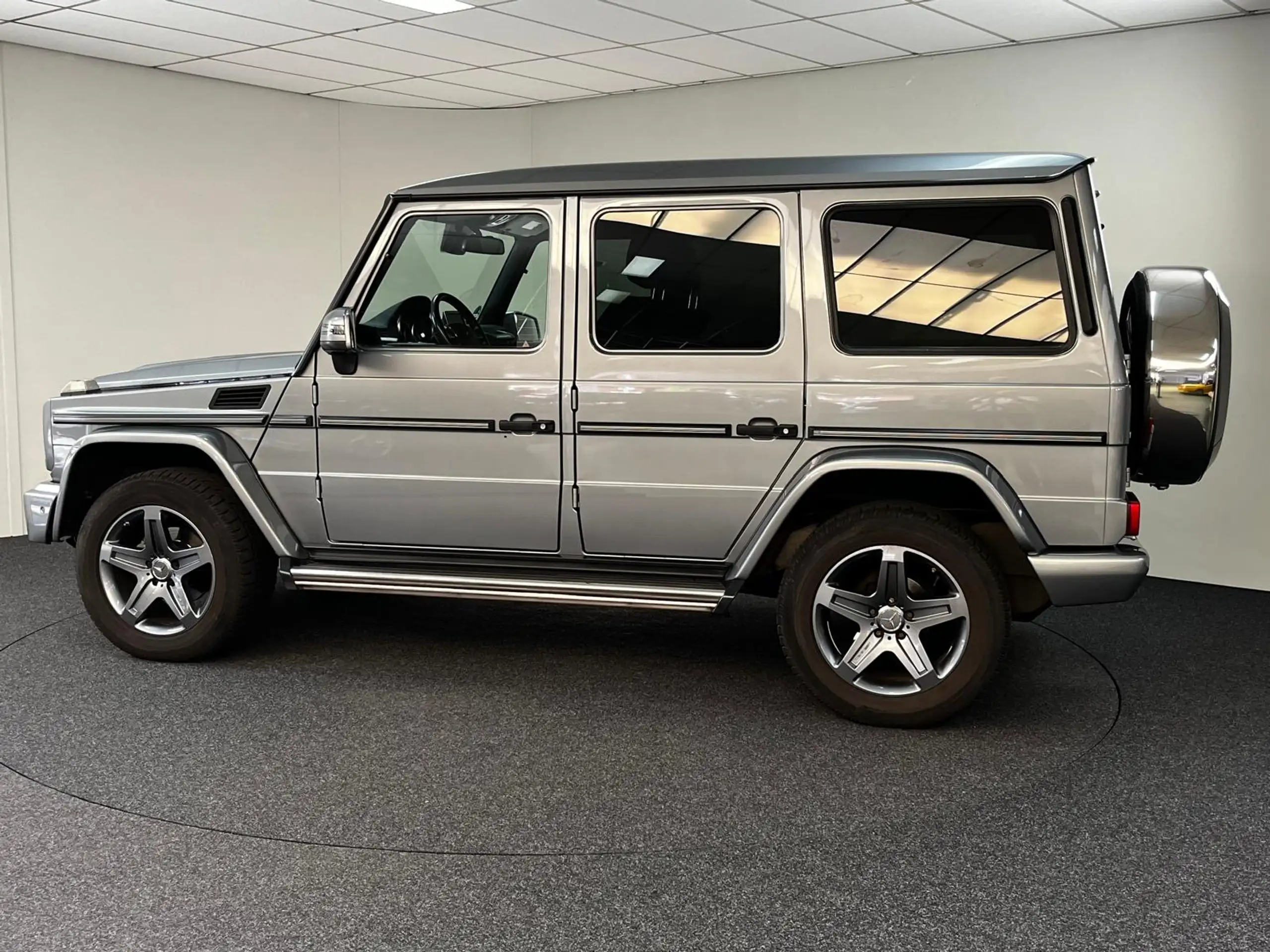 Mercedes-Benz - G 350