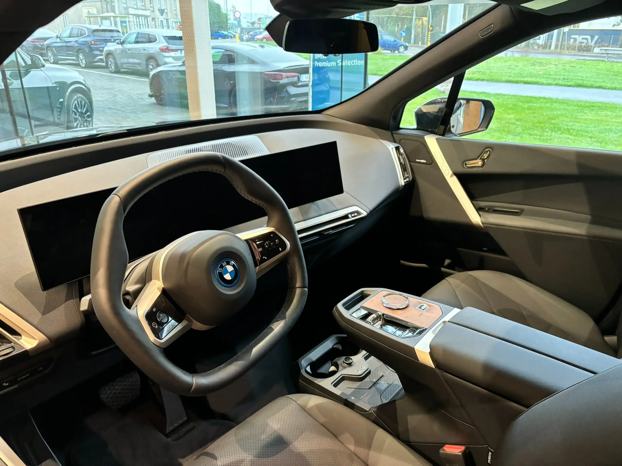 BMW - iX