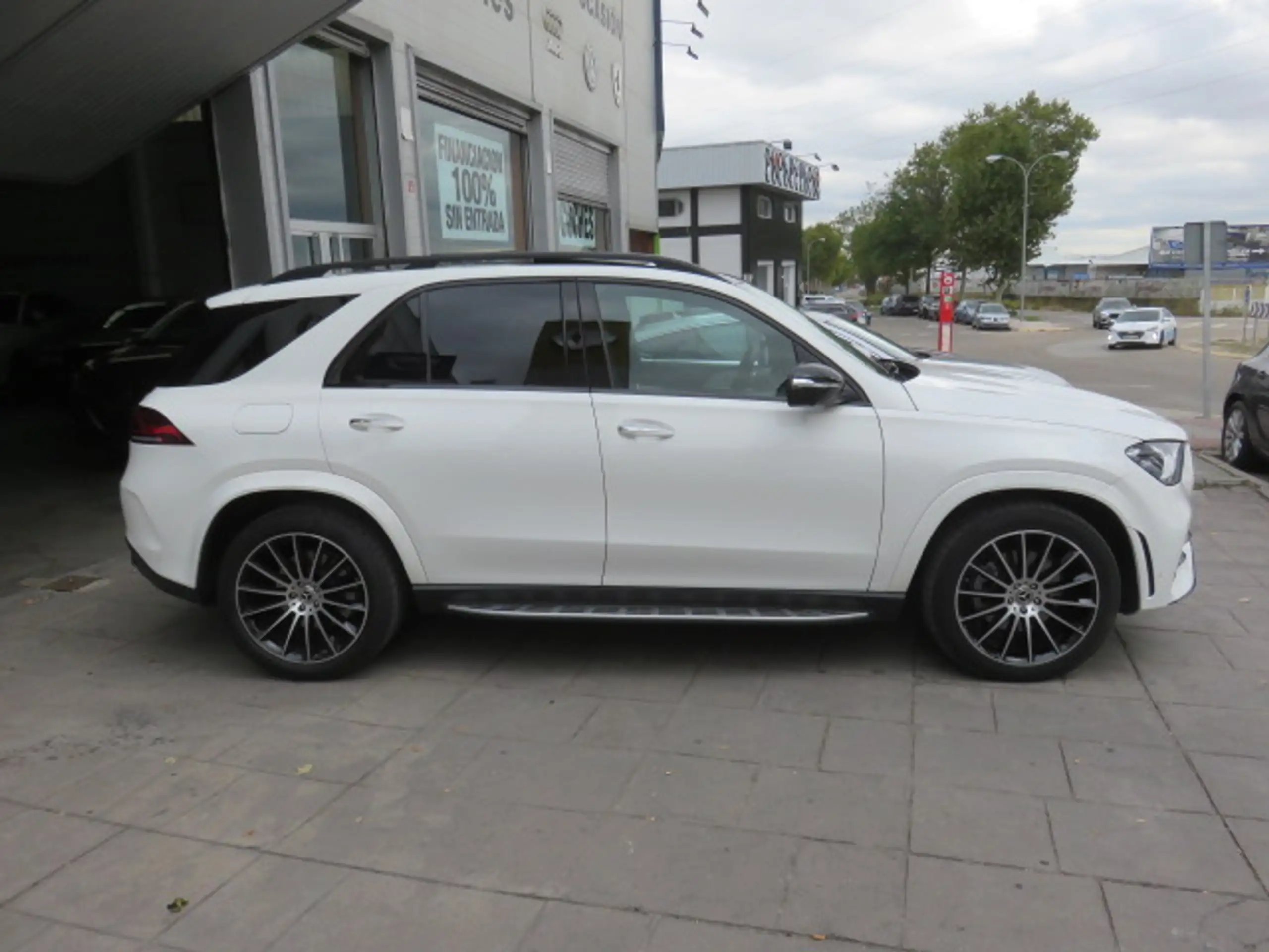 Mercedes-Benz - GLE 400