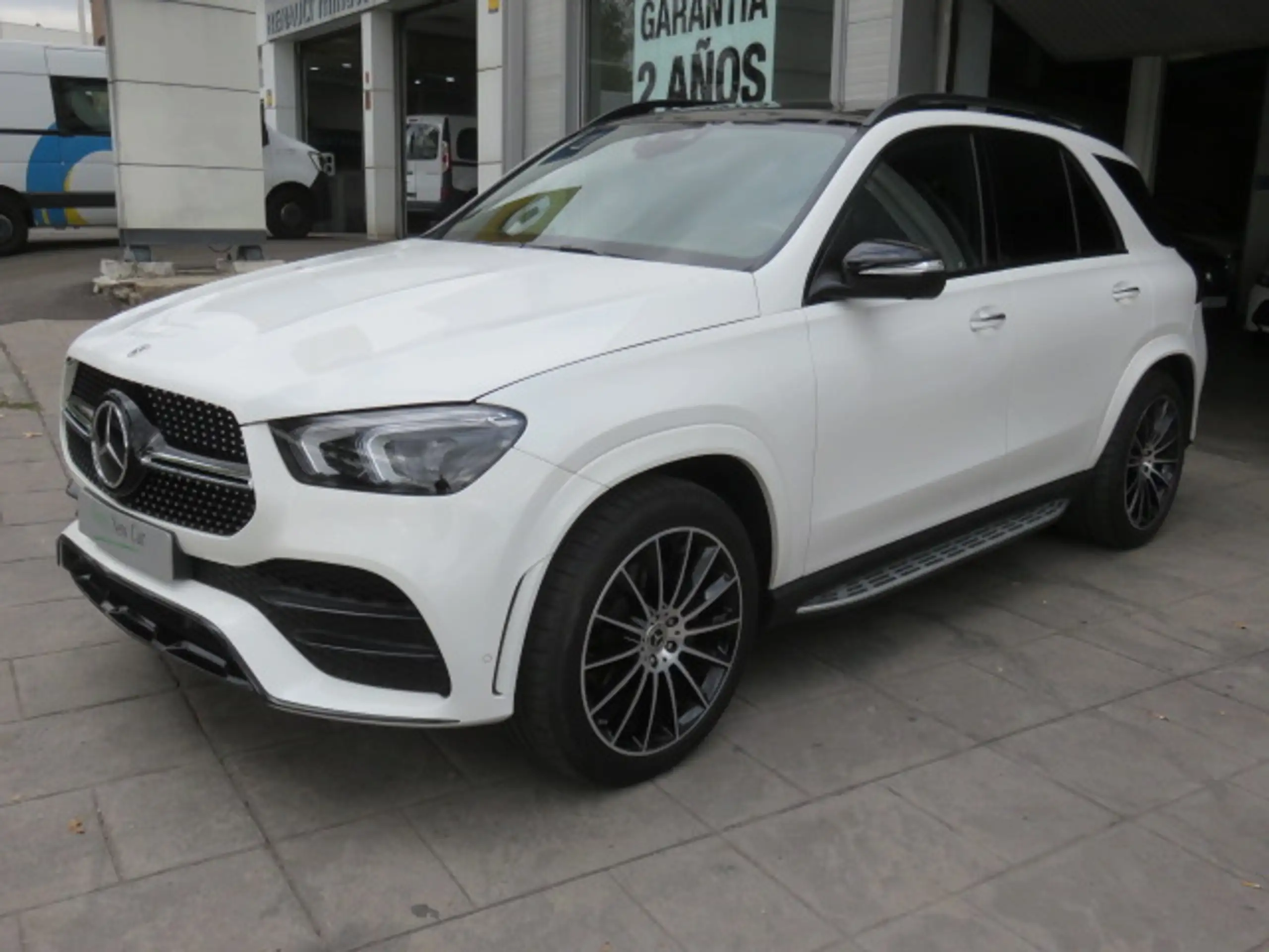 Mercedes-Benz - GLE 400