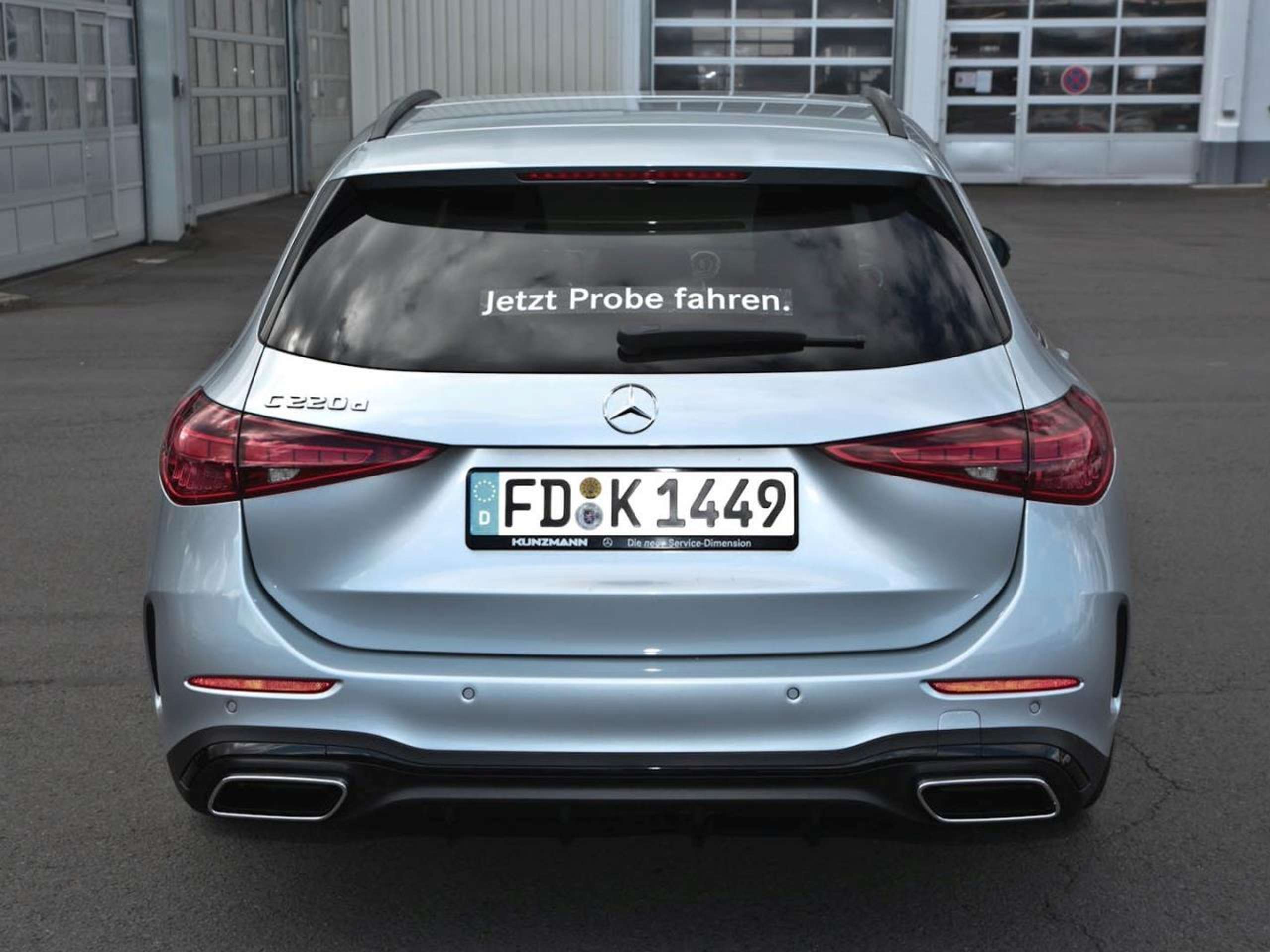 Mercedes-Benz - C 220