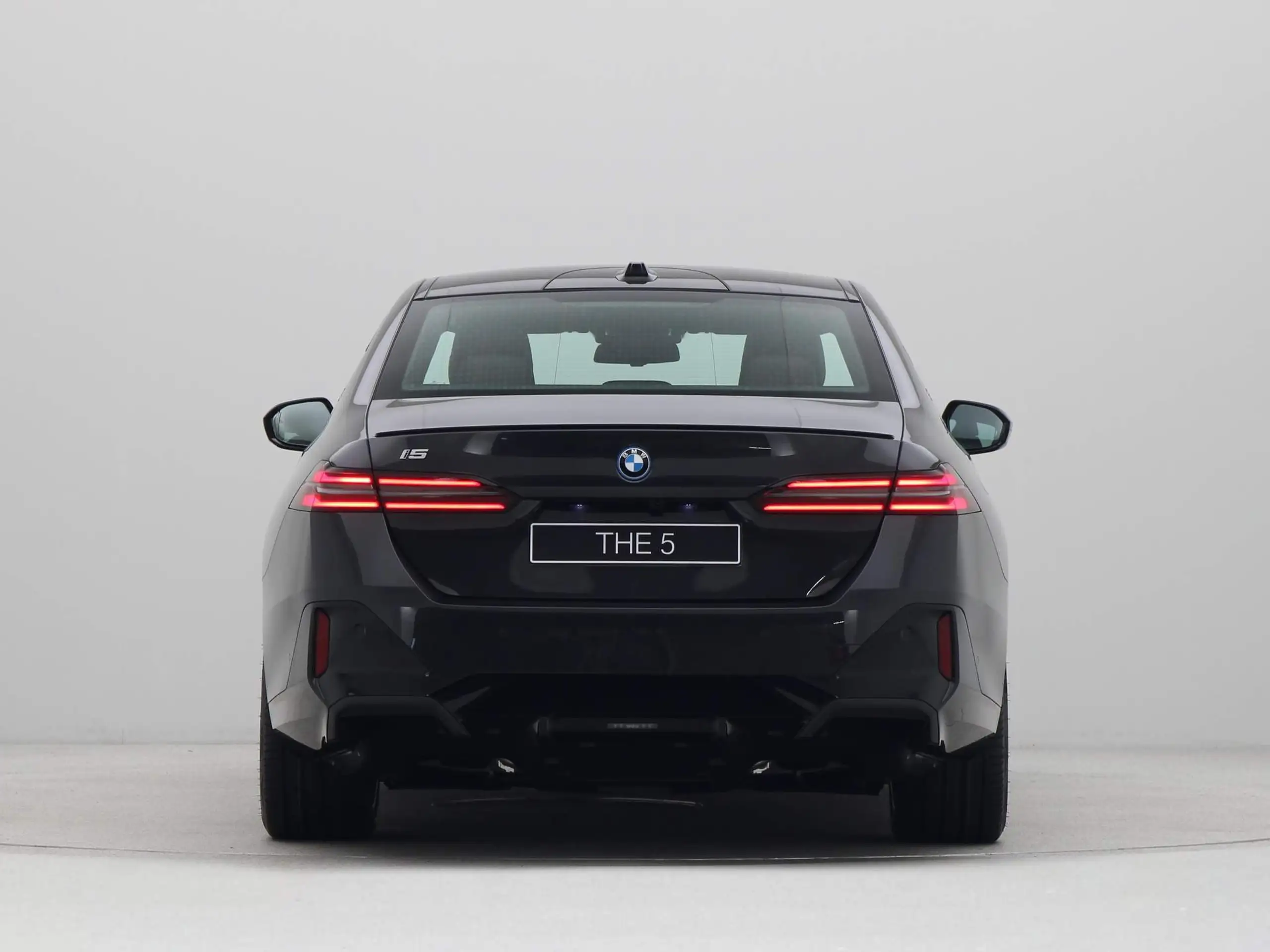 BMW - i5