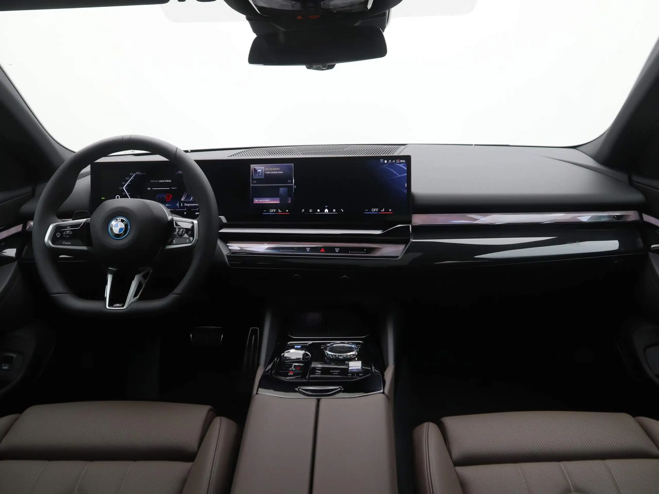 BMW - i5