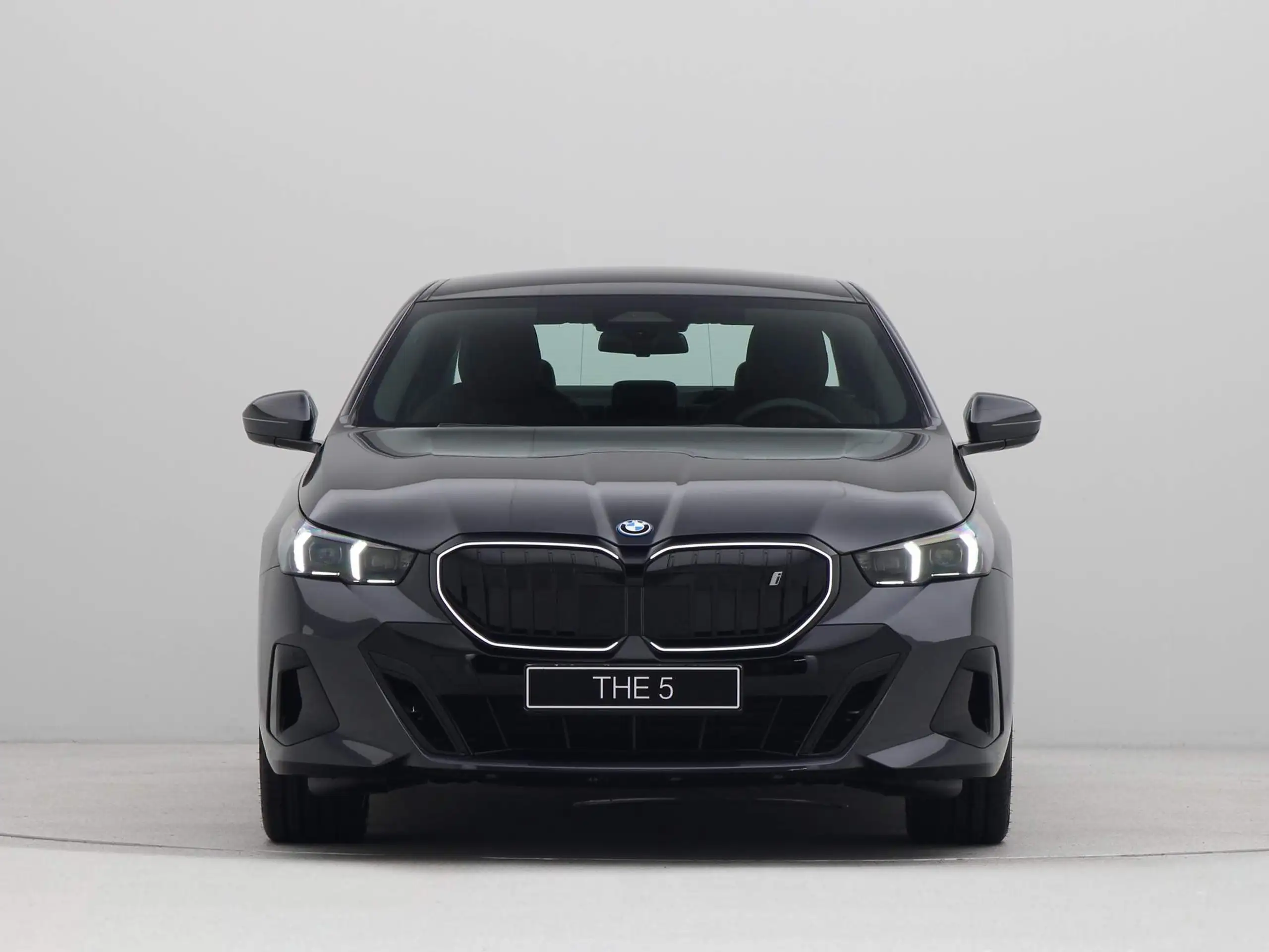 BMW - i5