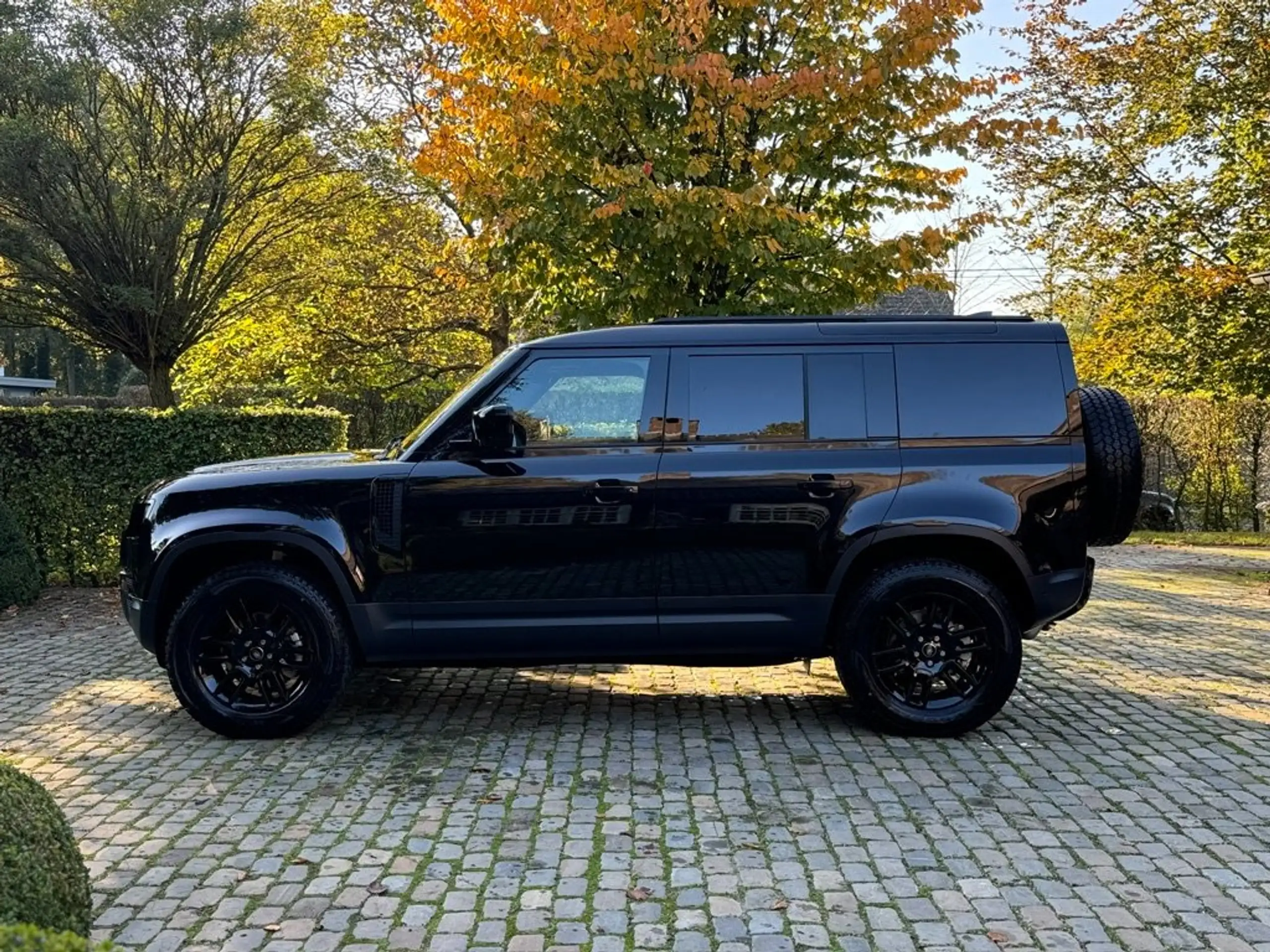 Land Rover - Defender