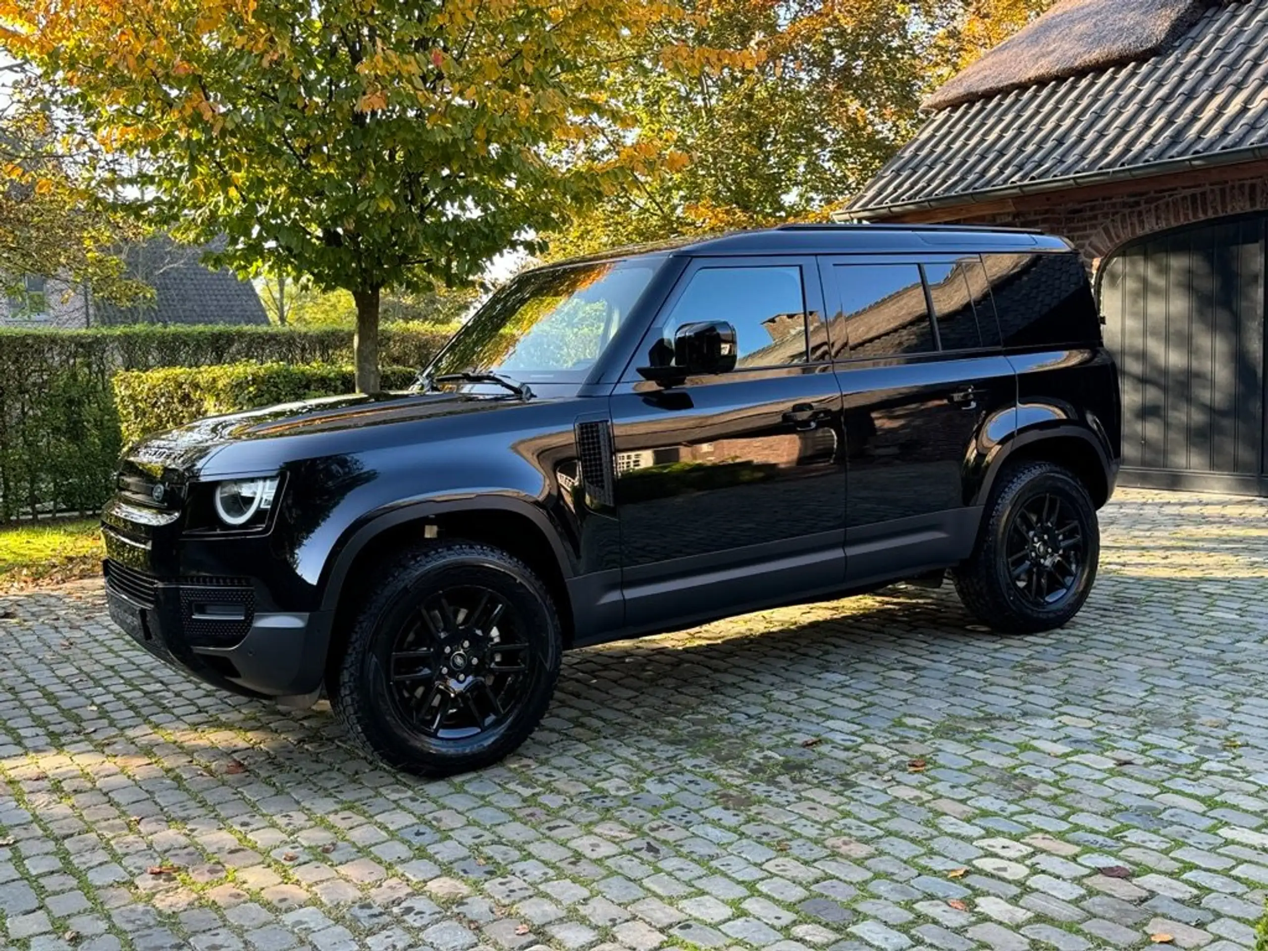 Land Rover - Defender