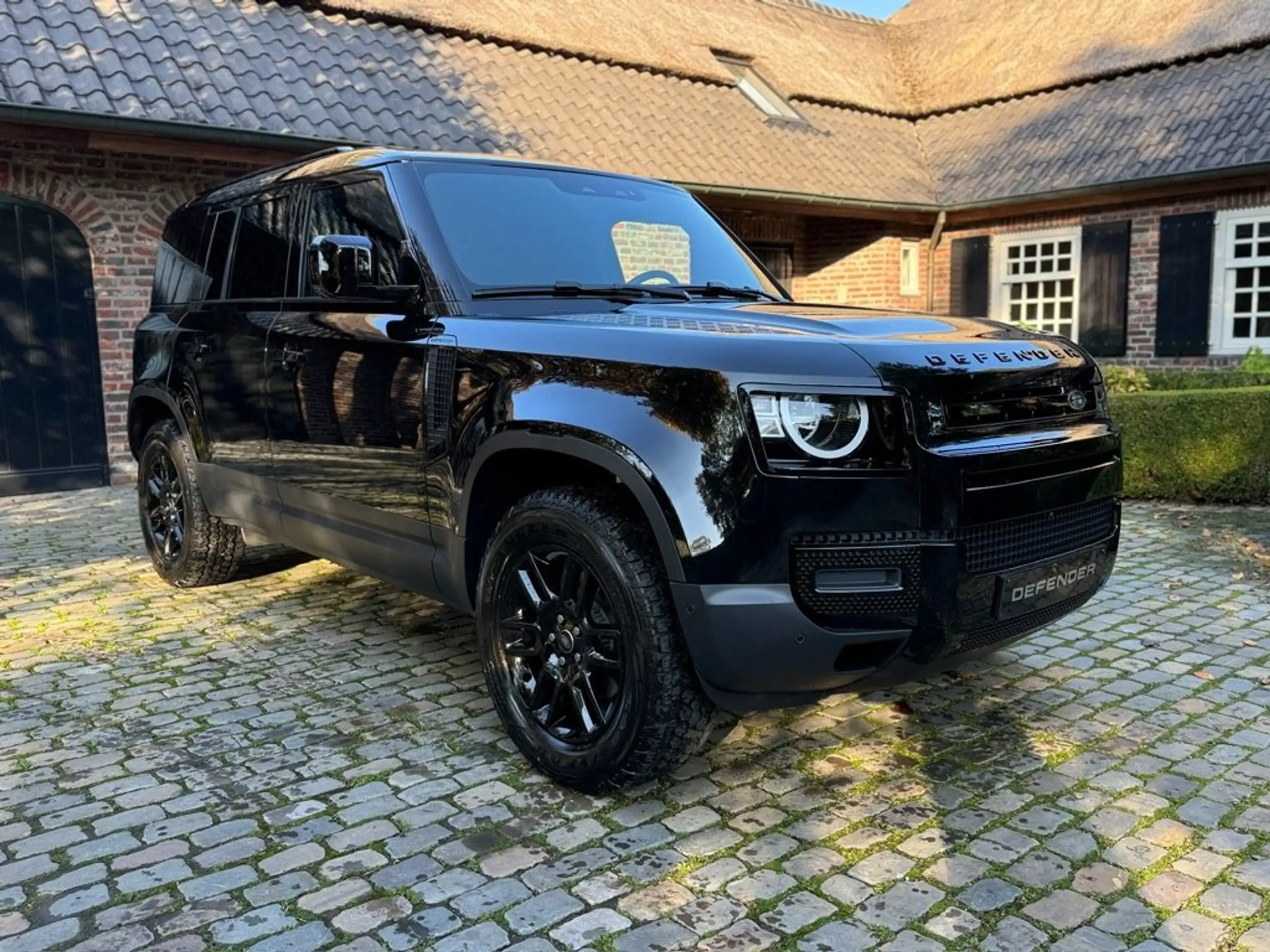 Land Rover - Defender