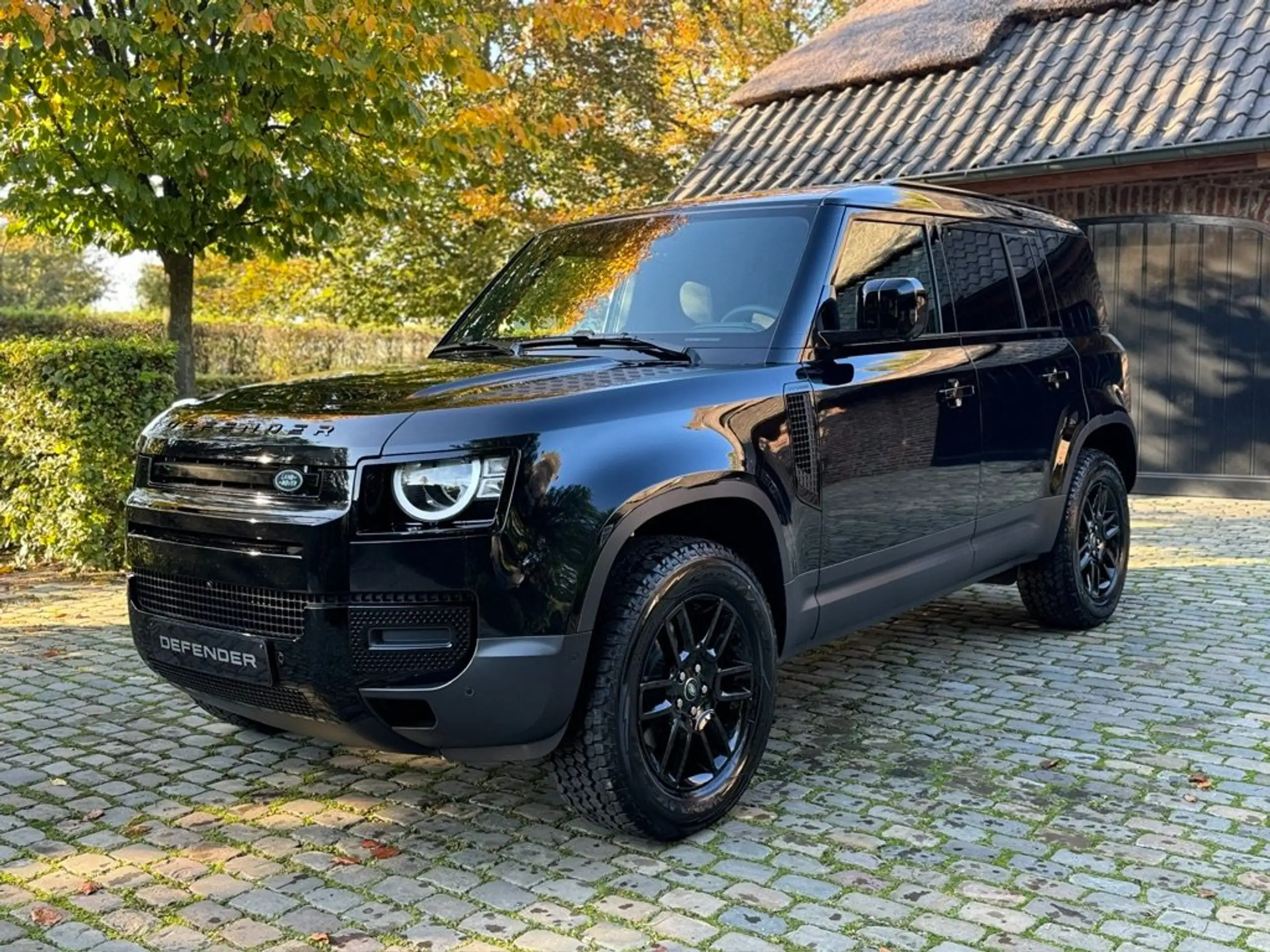 Land Rover - Defender