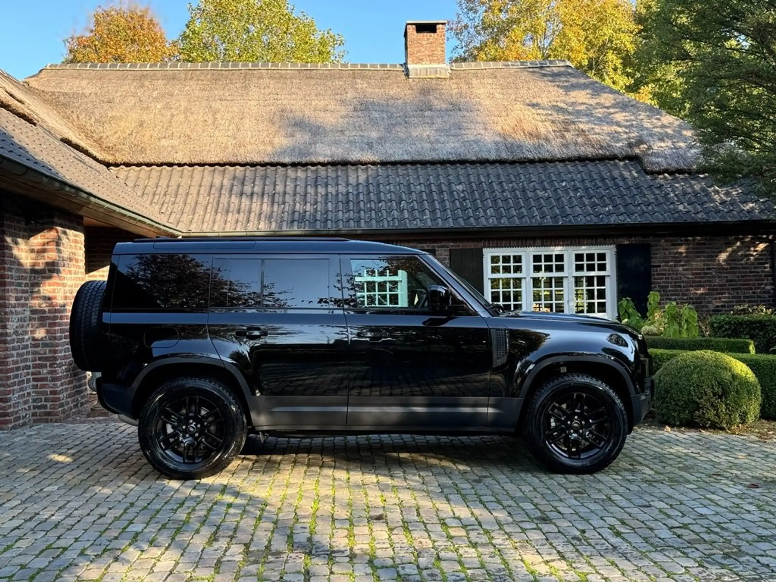 Land Rover - Defender