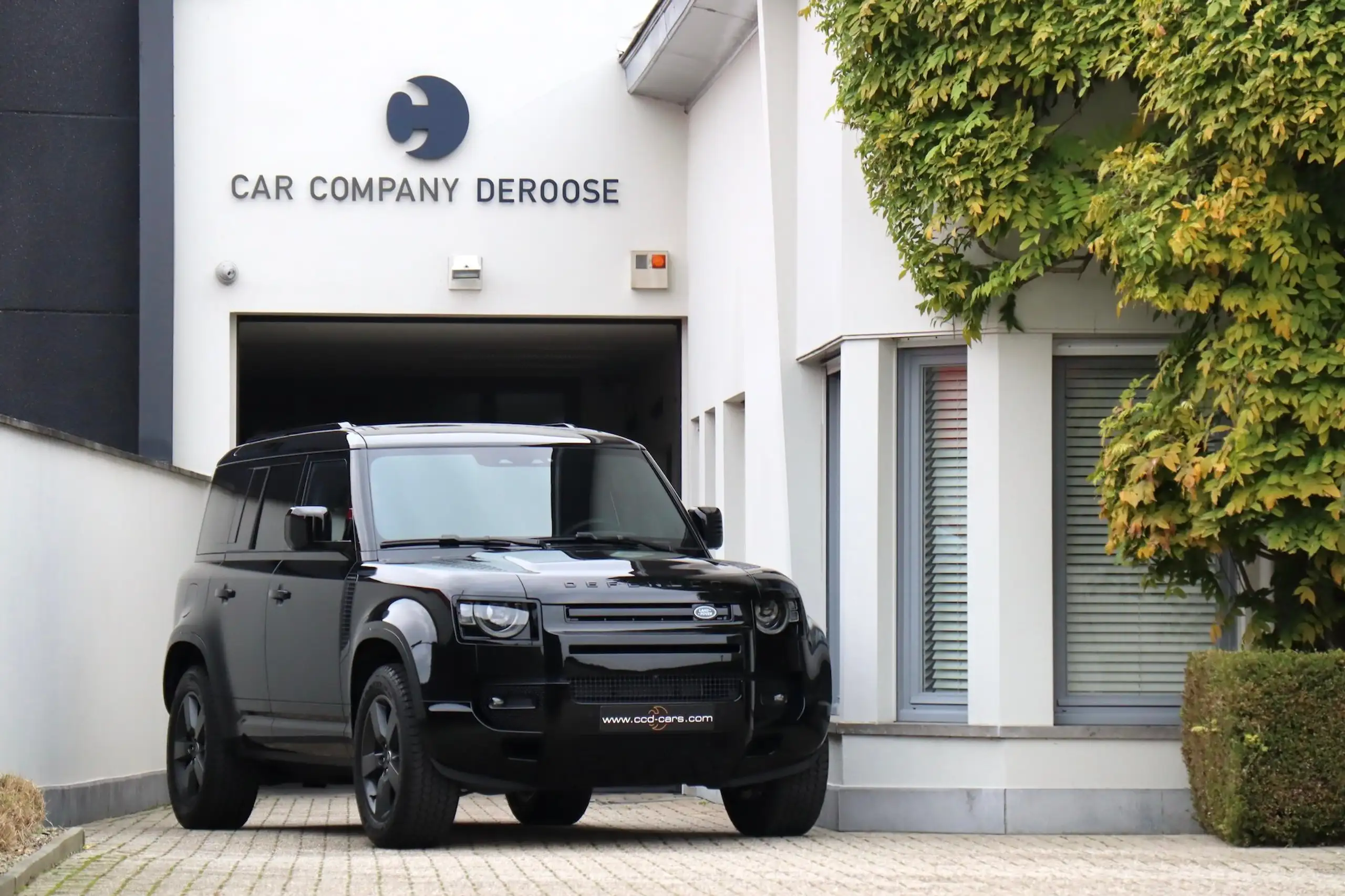 Land Rover Defender 2024