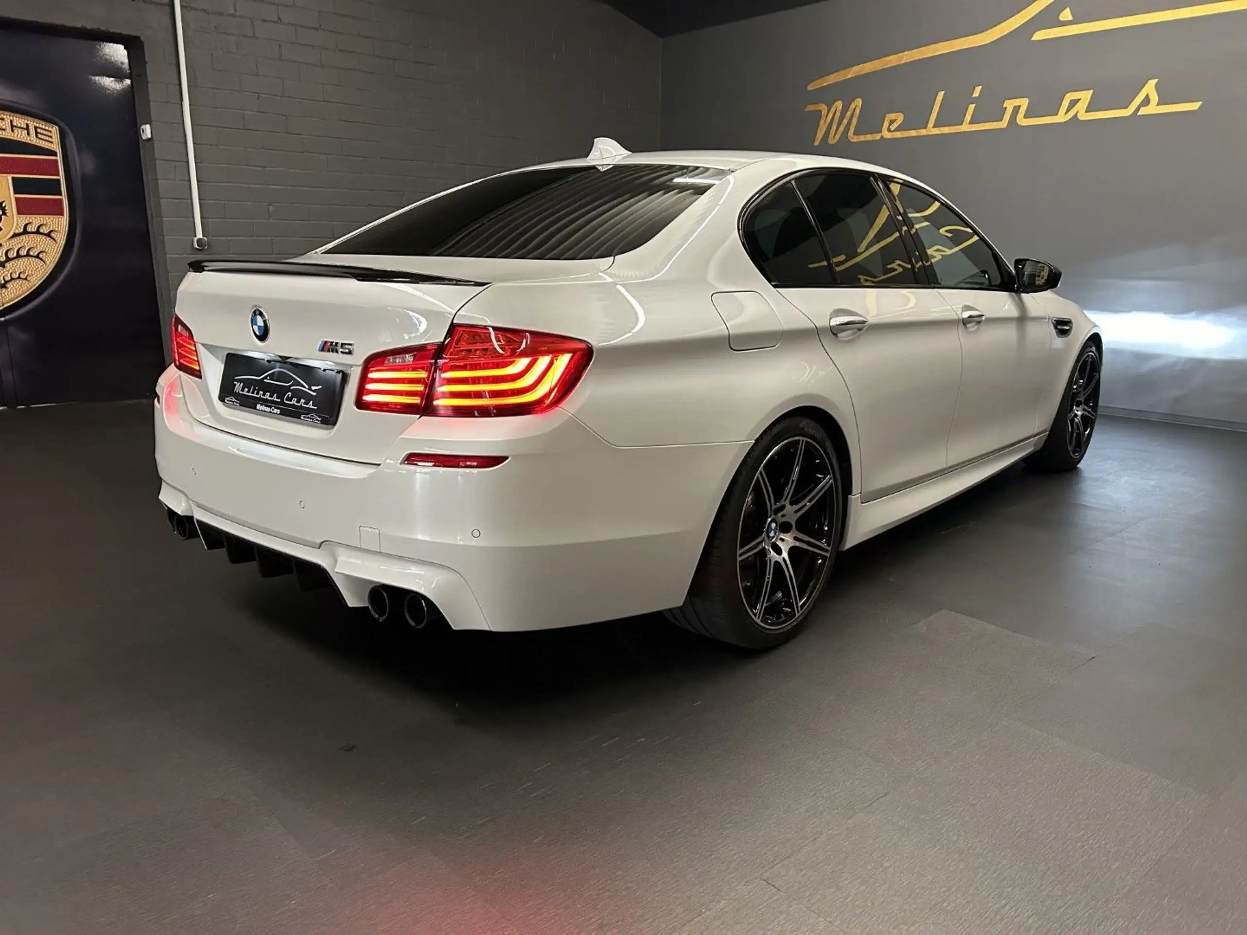 BMW - M5