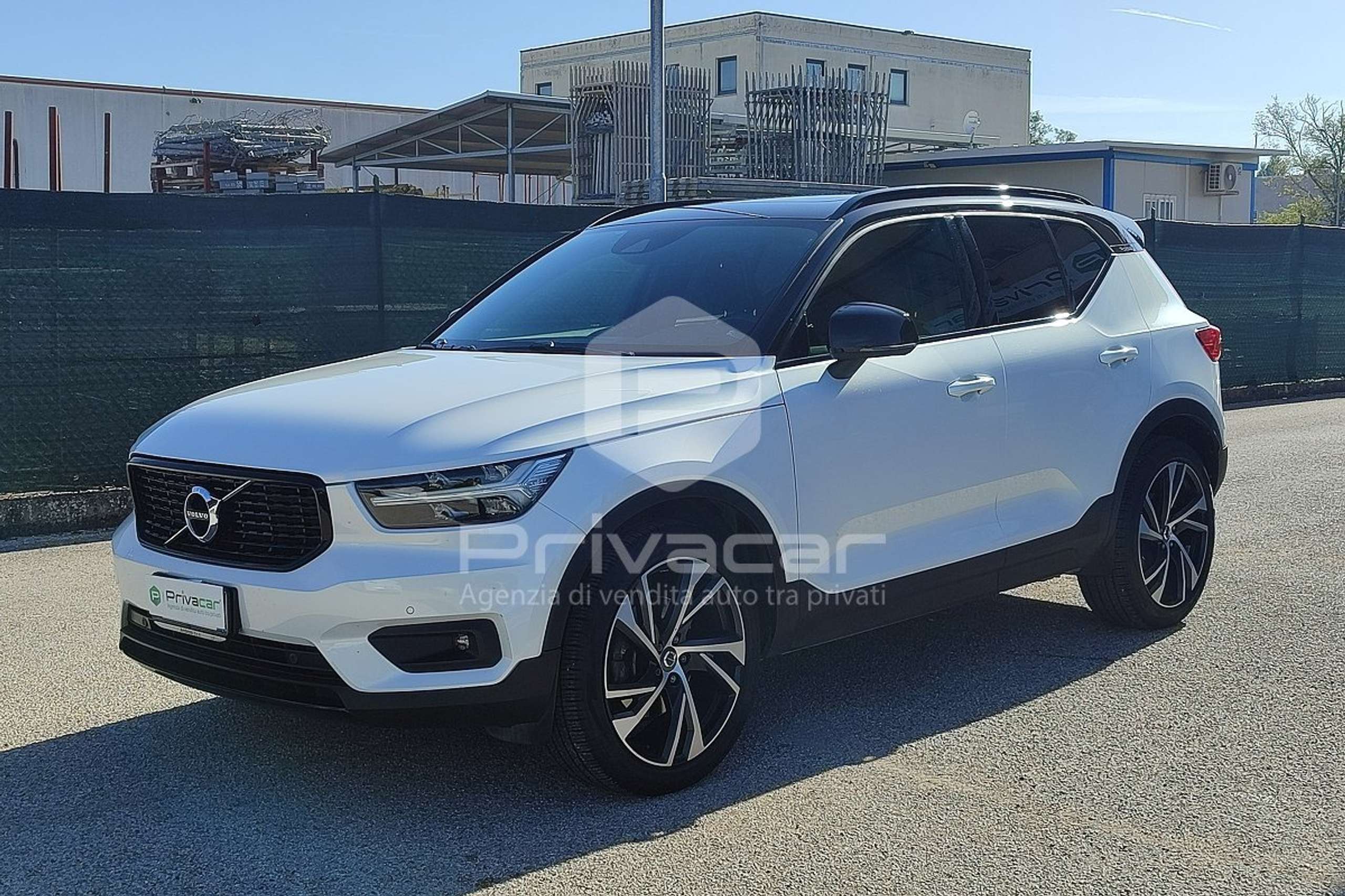 Volvo - XC40