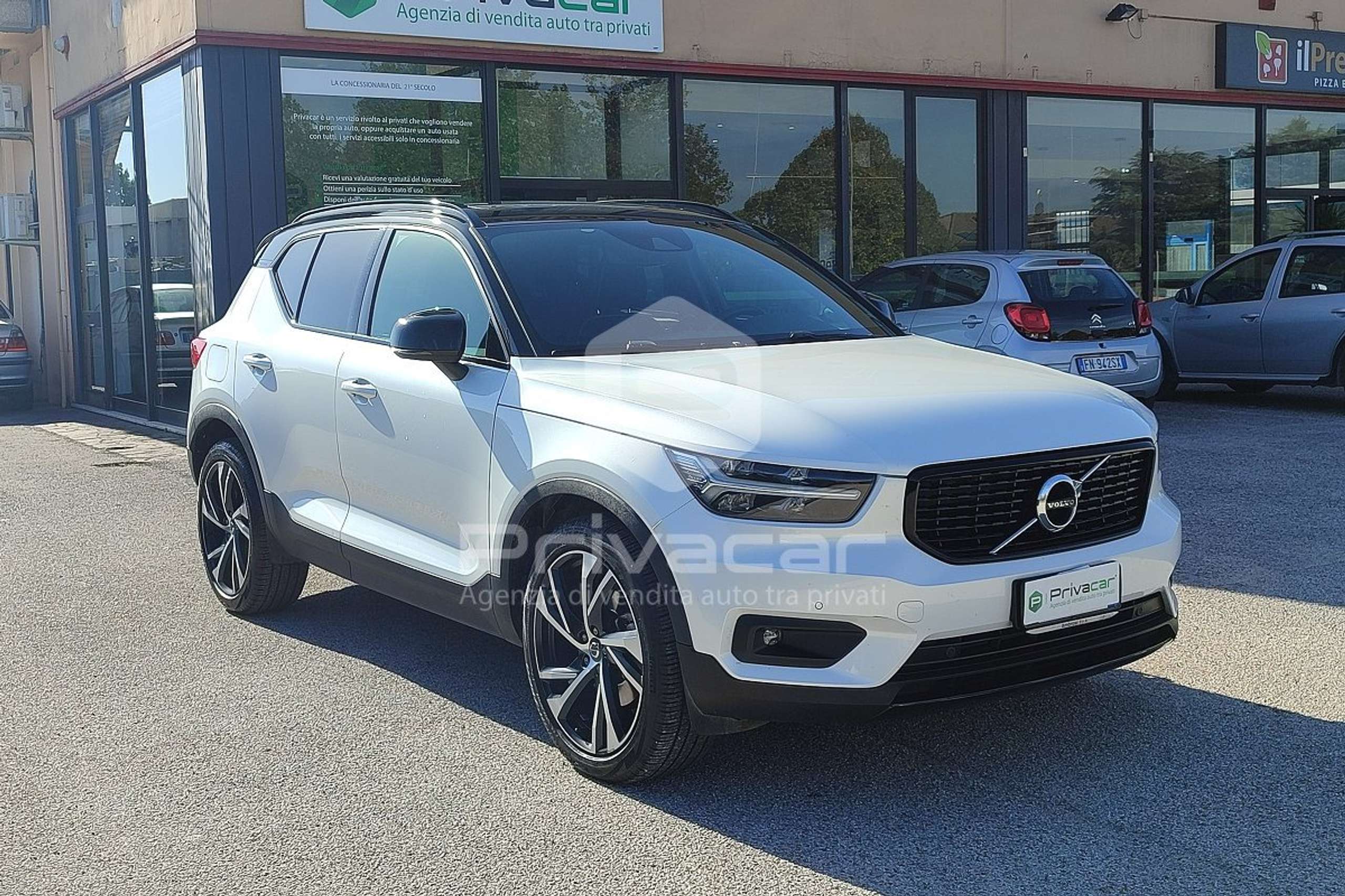 Volvo - XC40